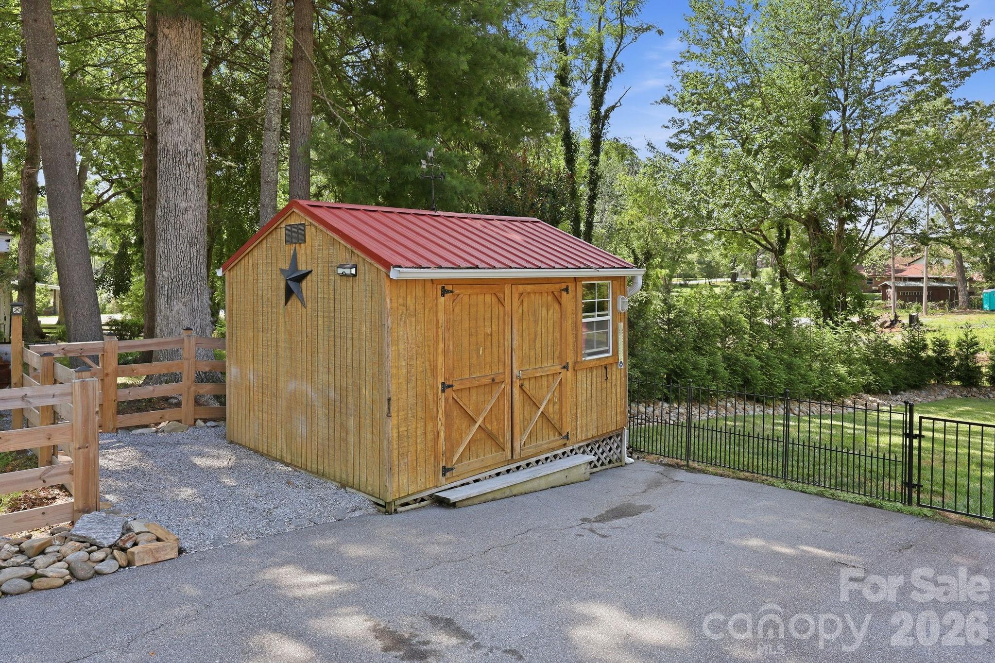 main property photo 43