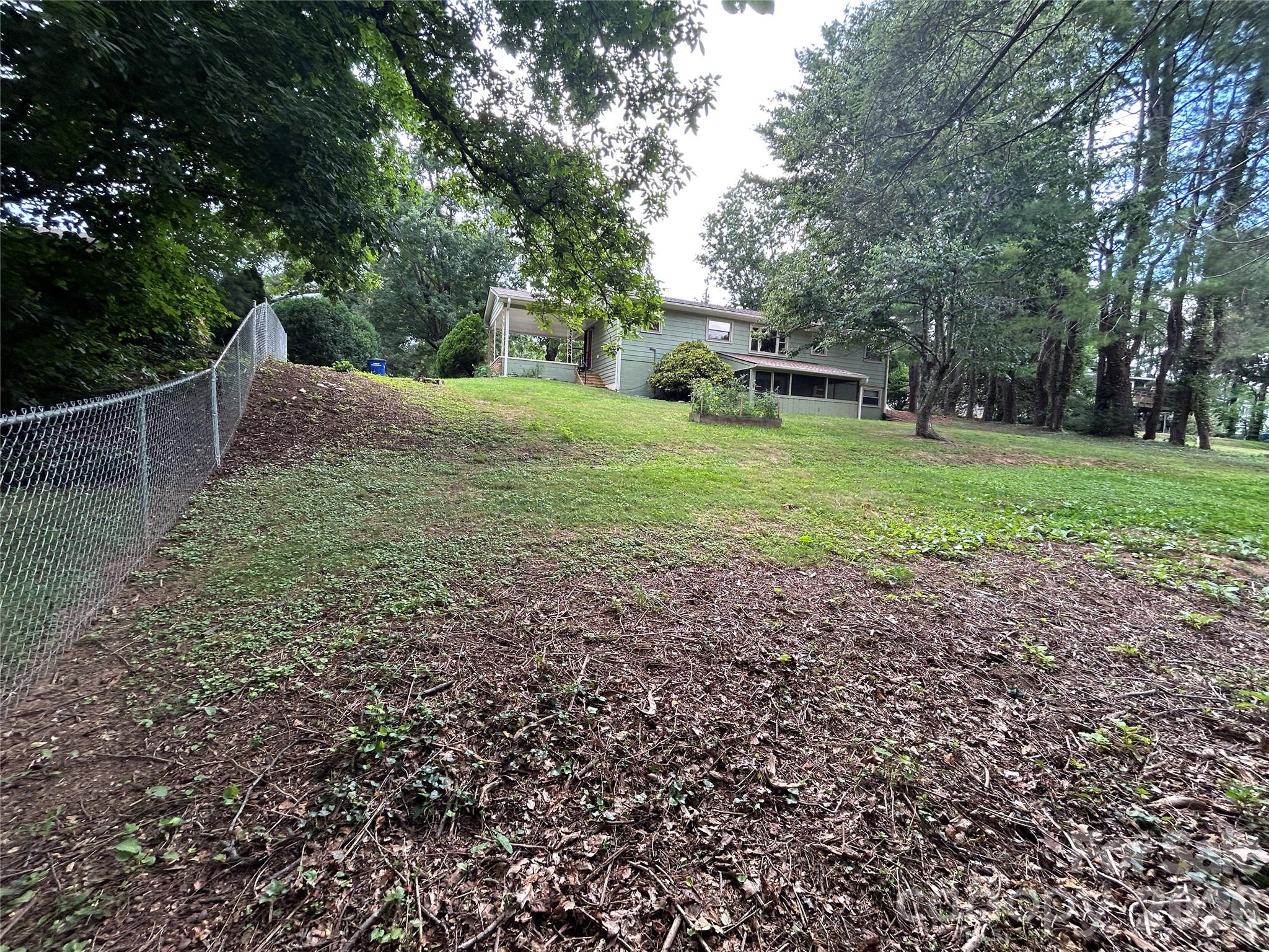 main property photo 11