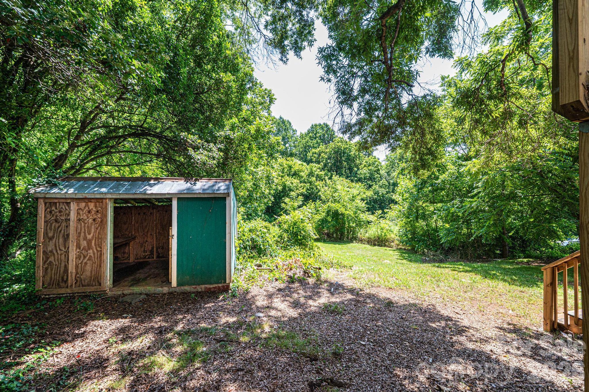 main property photo 28