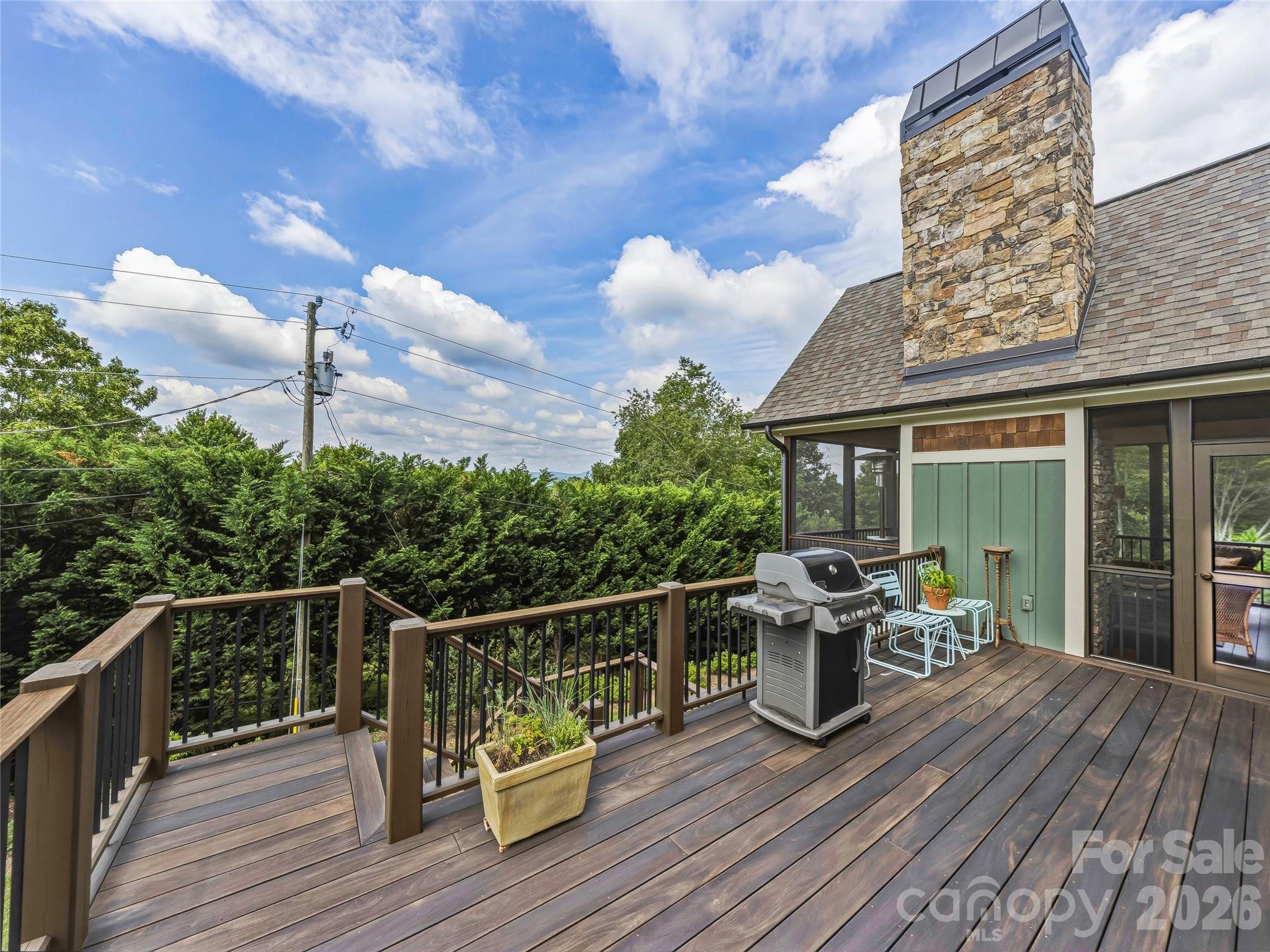 main property photo 40