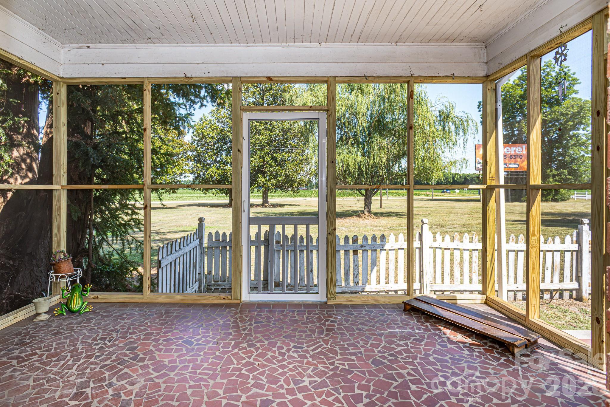 main property photo 13