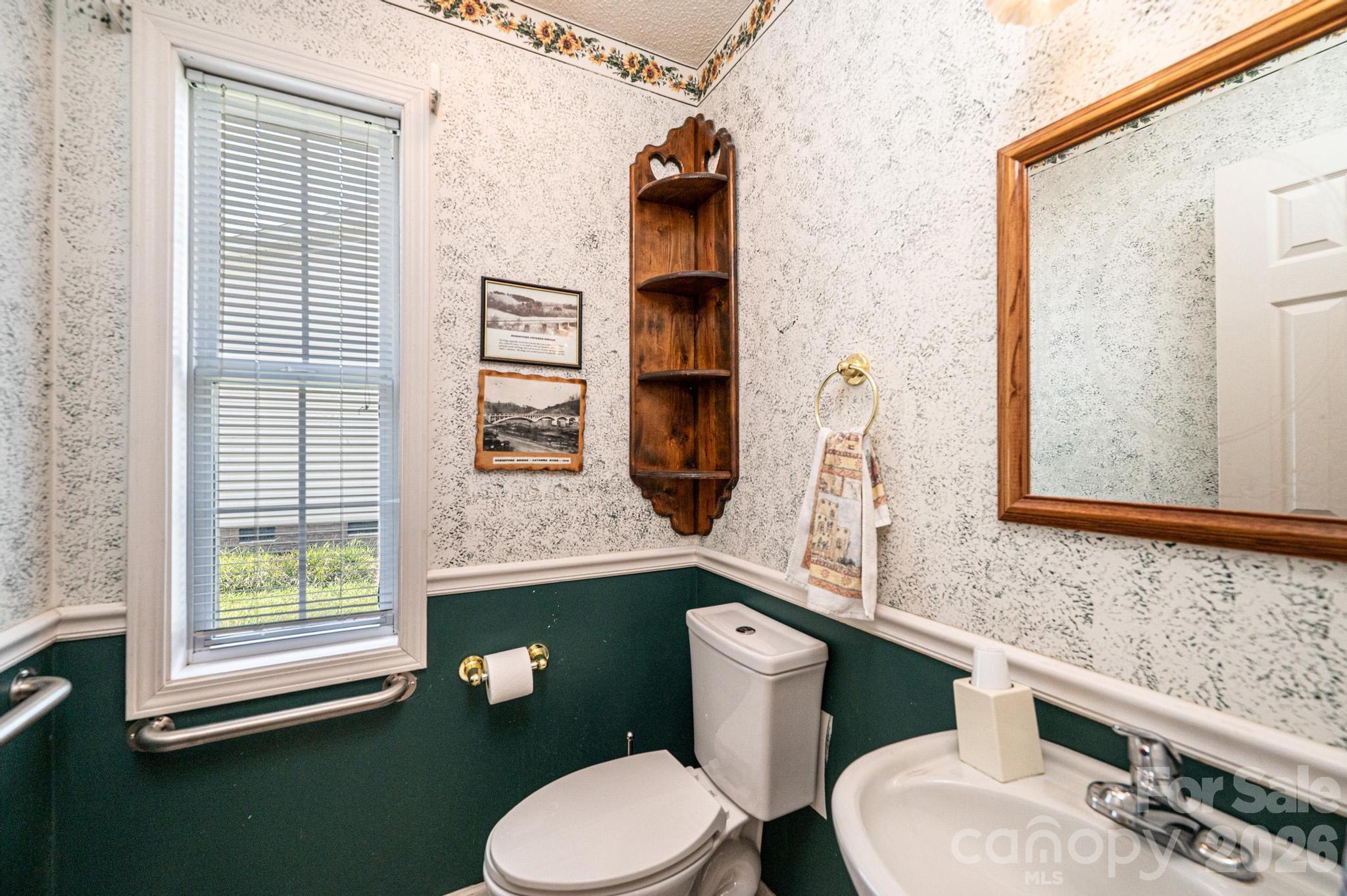 main property photo 37
