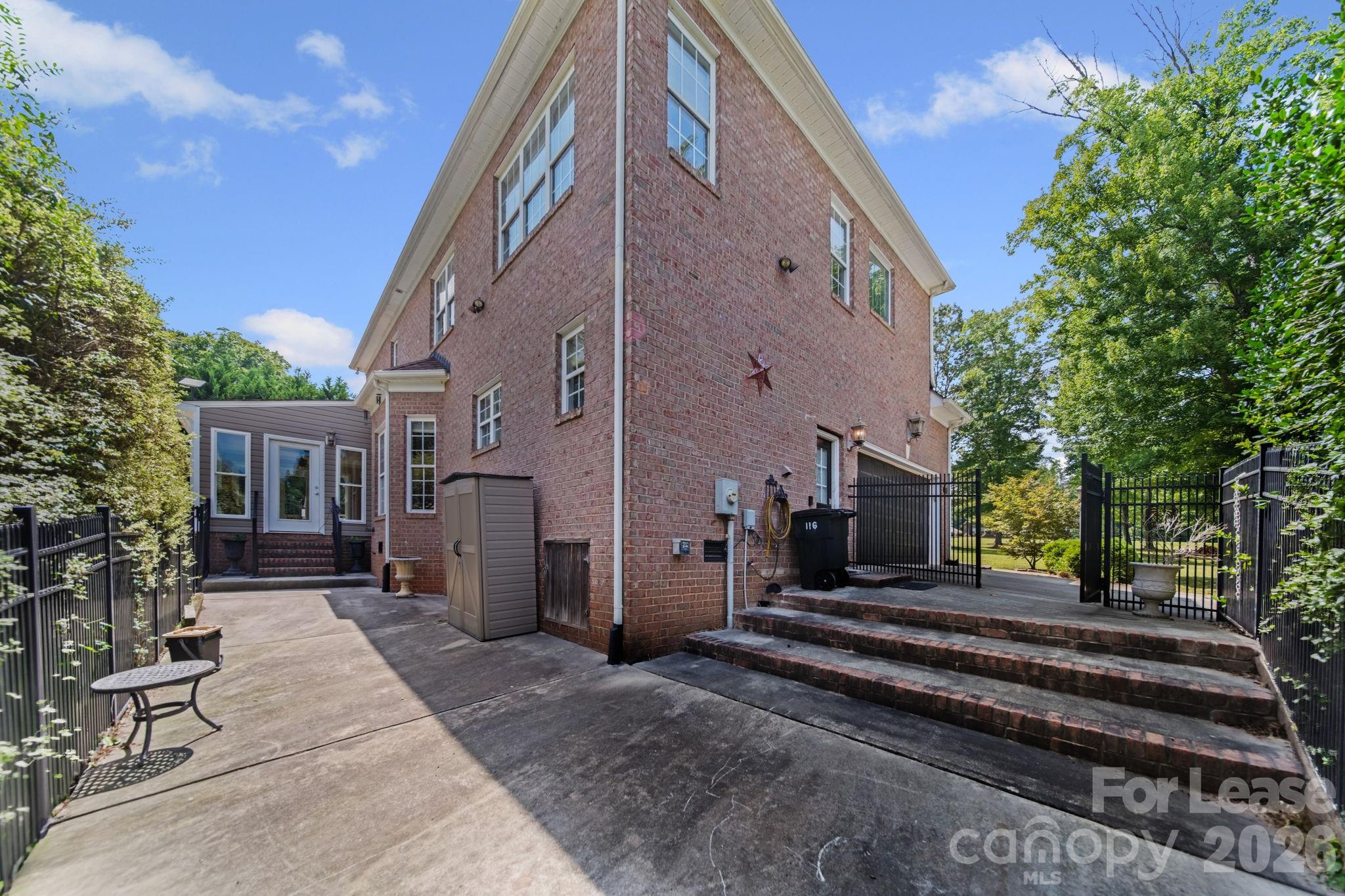 main property photo 37