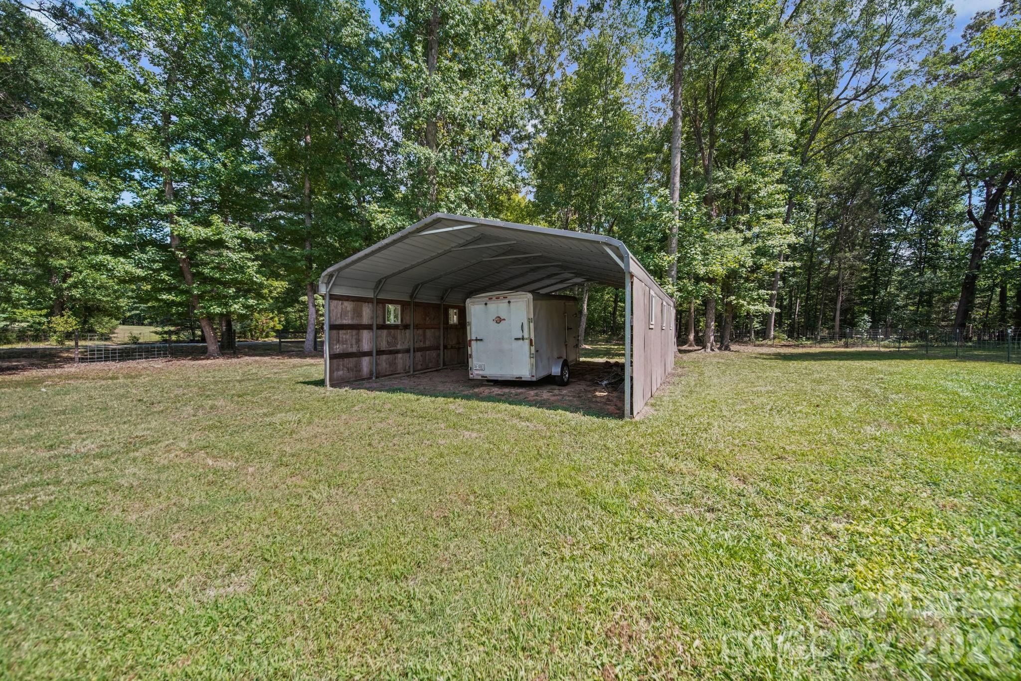 main property photo 40