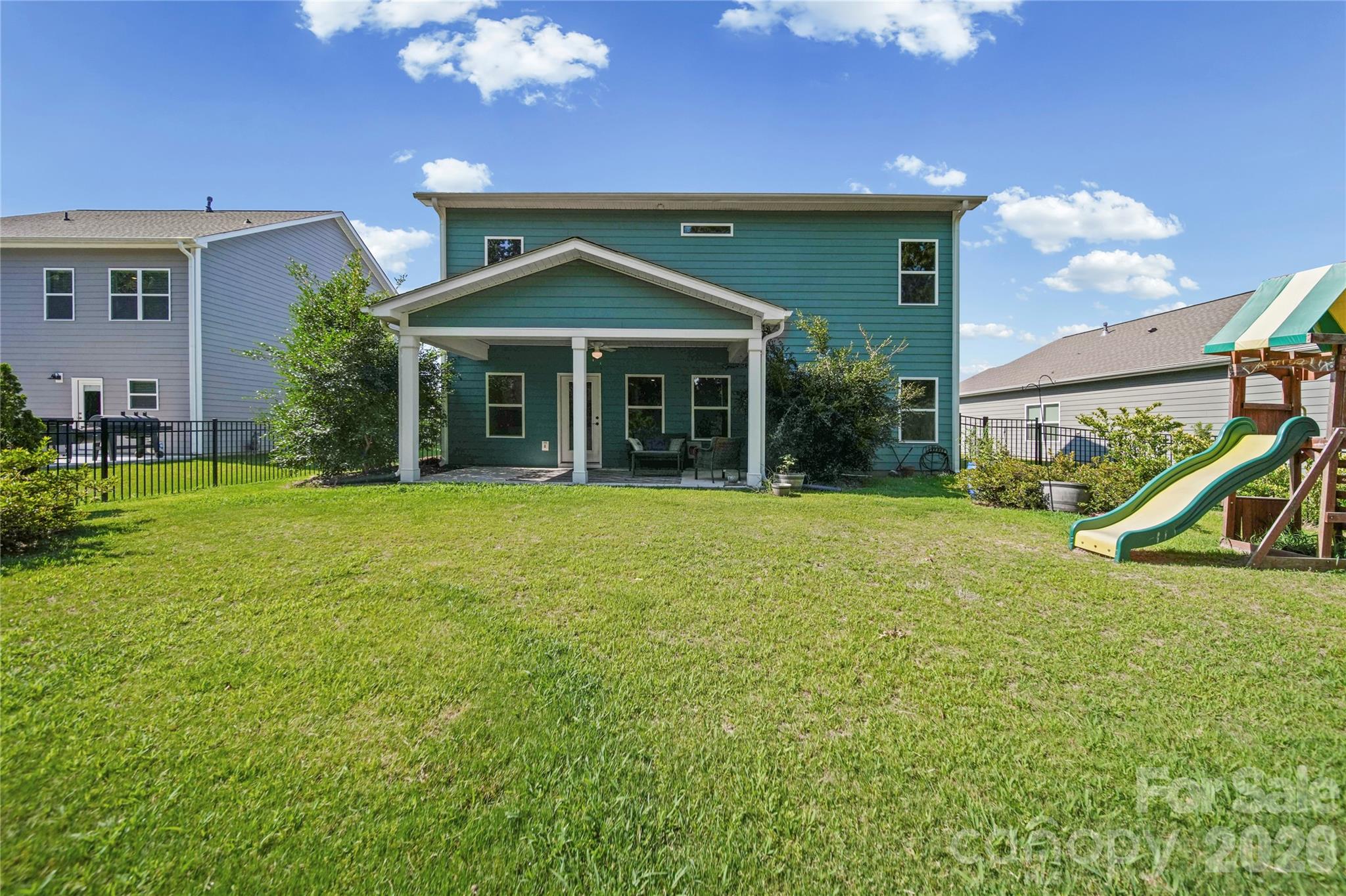 main property photo 40