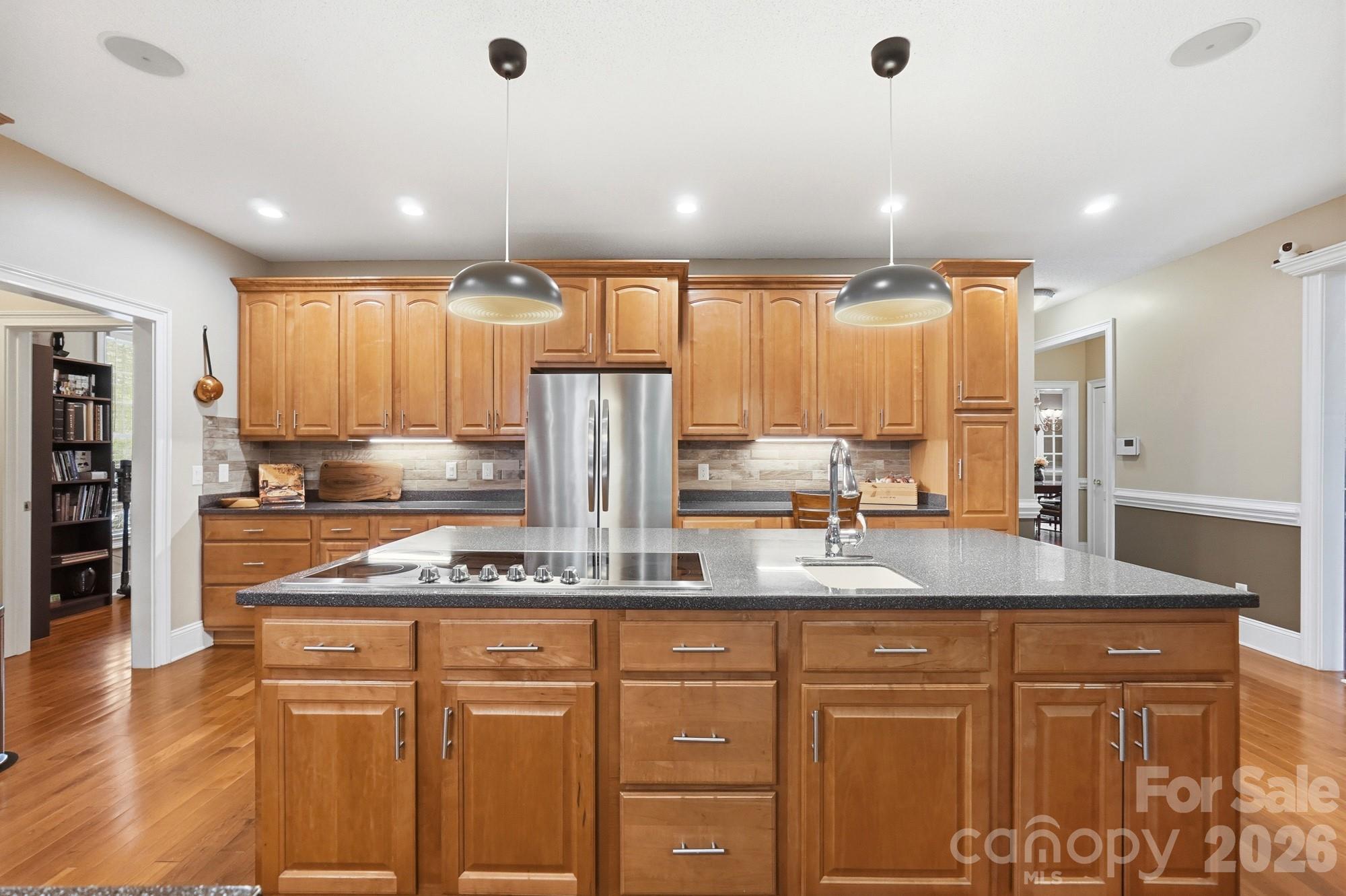 main property photo 14