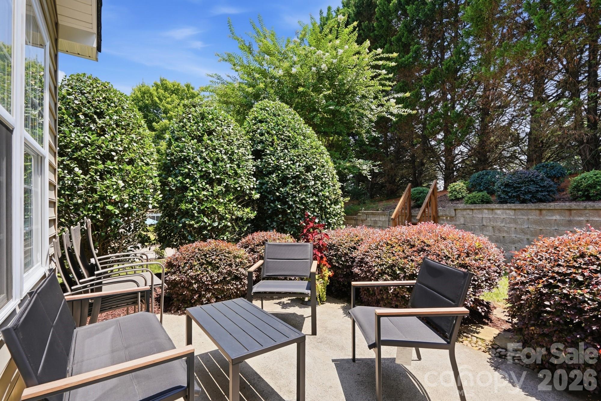 main property photo 40