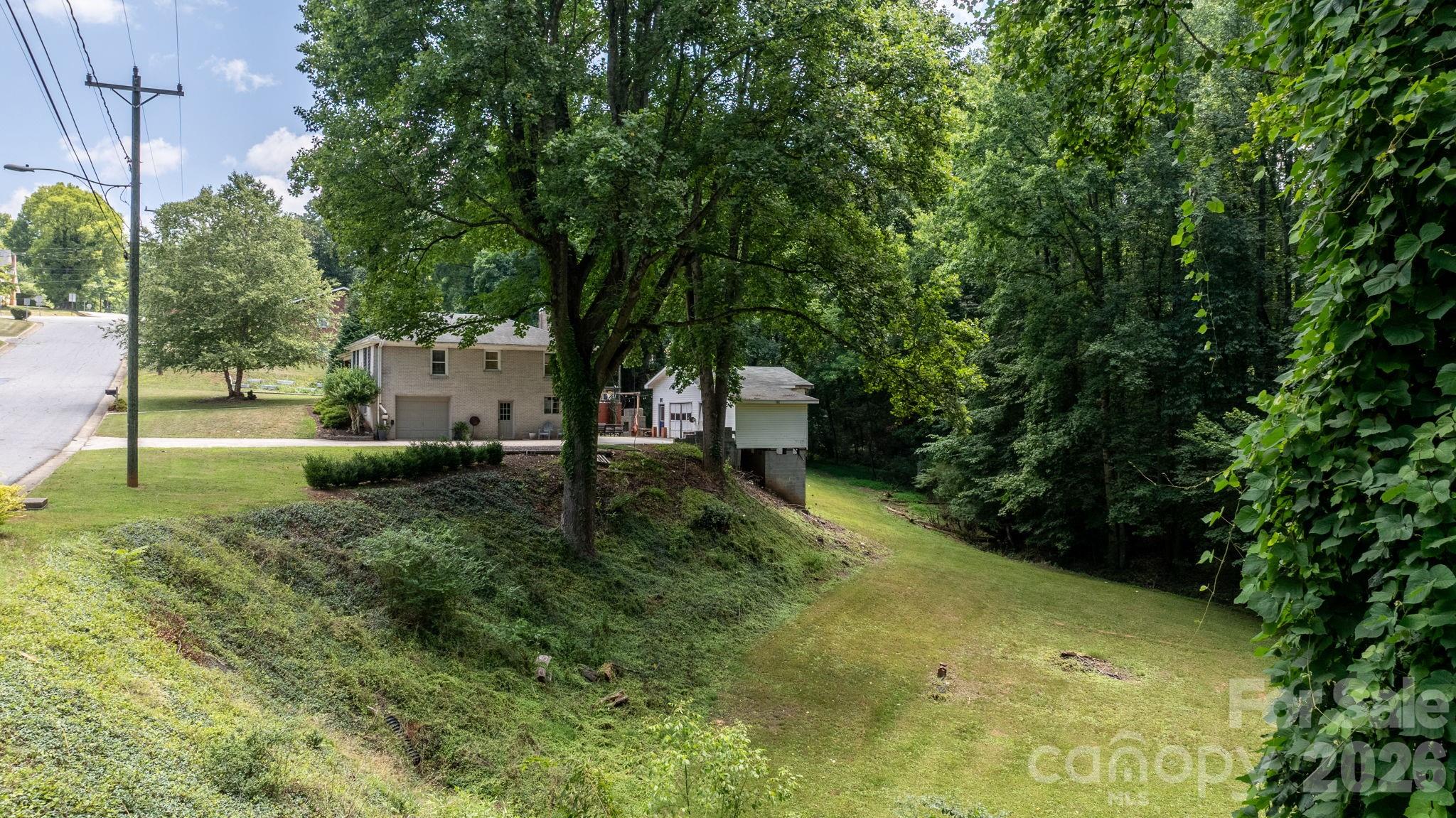 main property photo 33