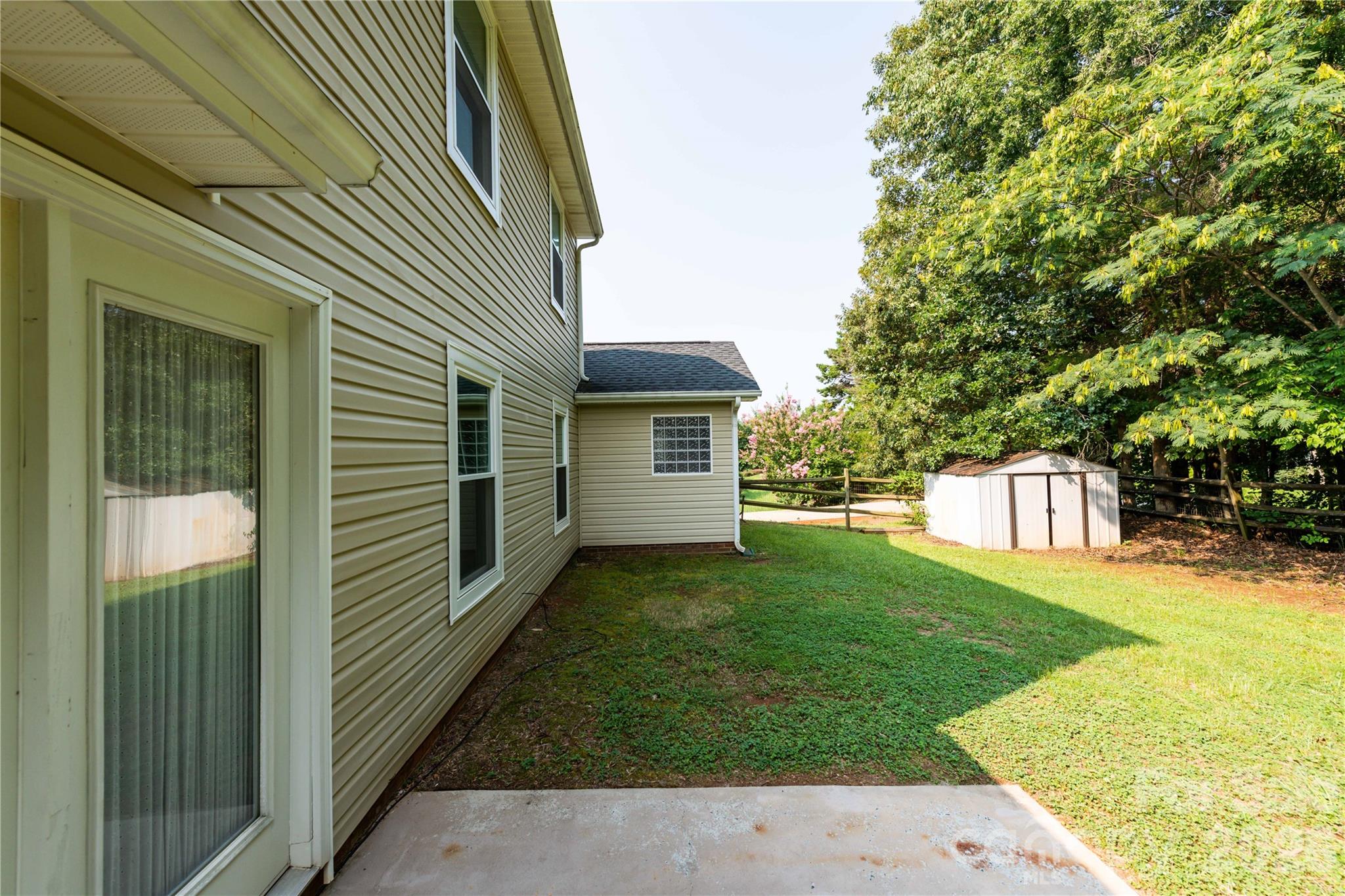 main property photo 7