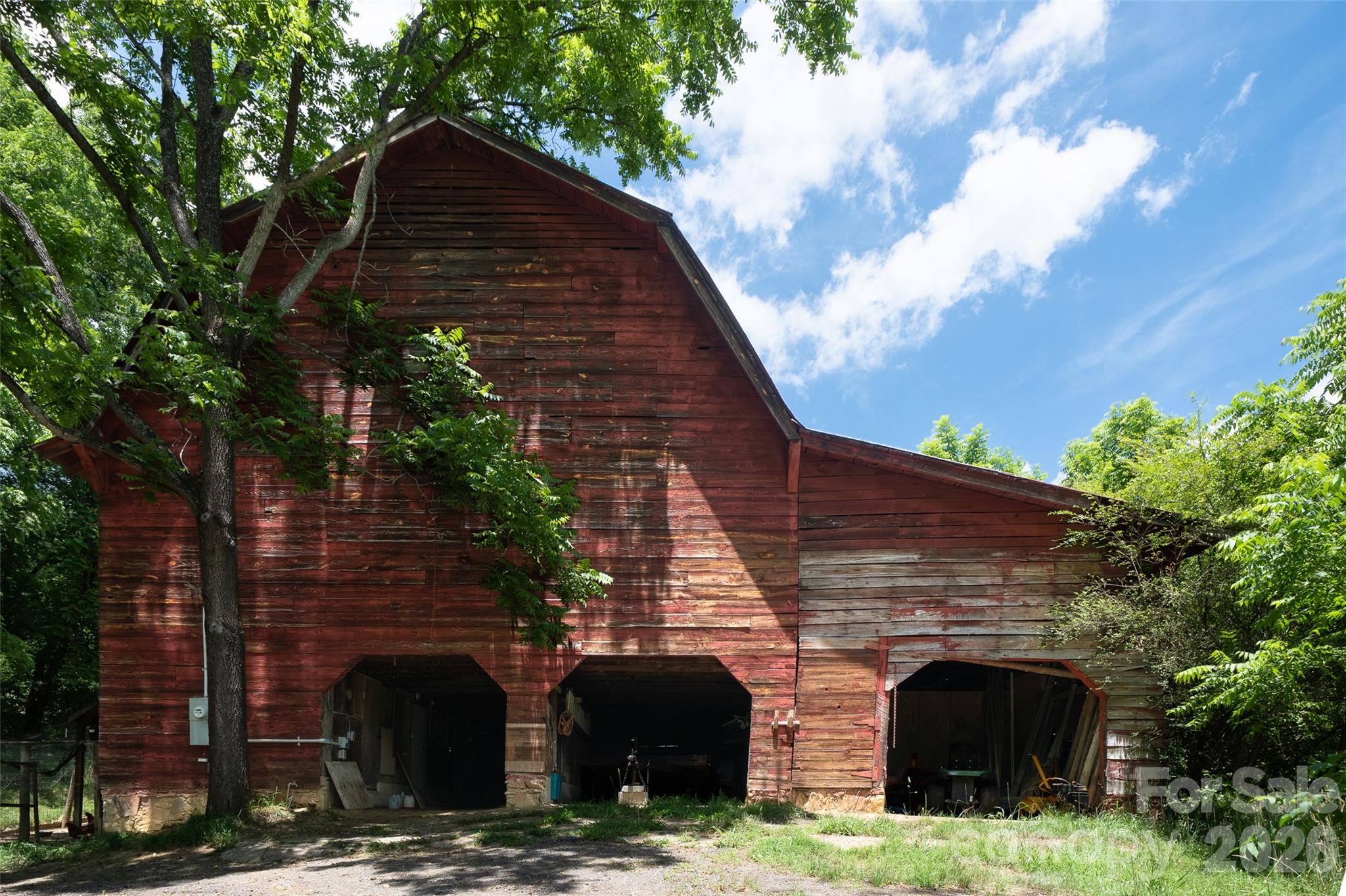 main property photo 39