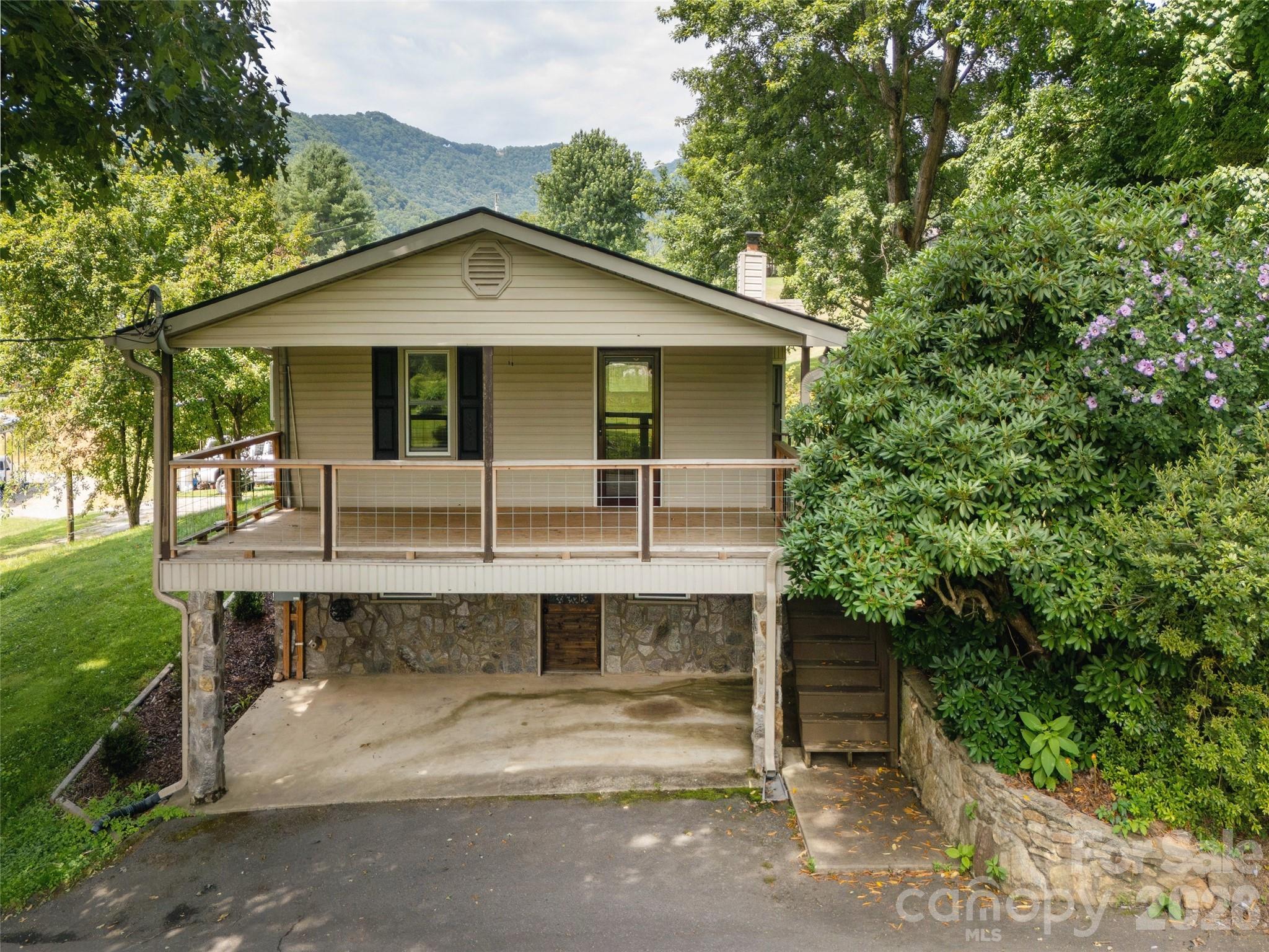 main property photo 30