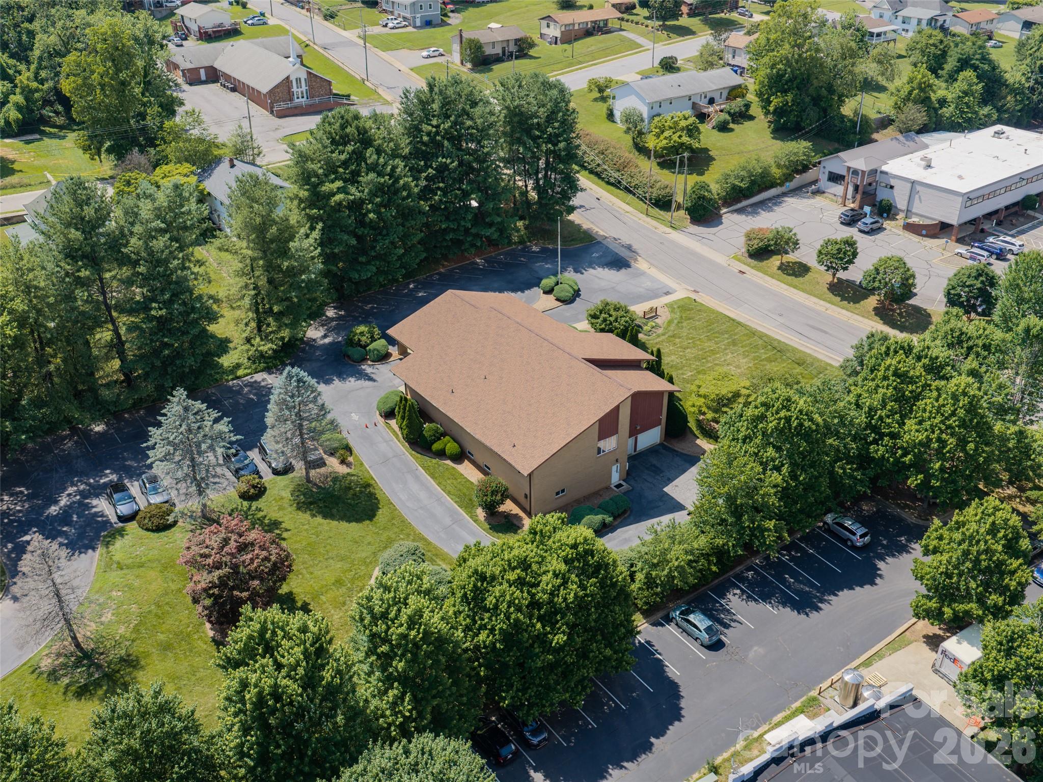 main property photo 40