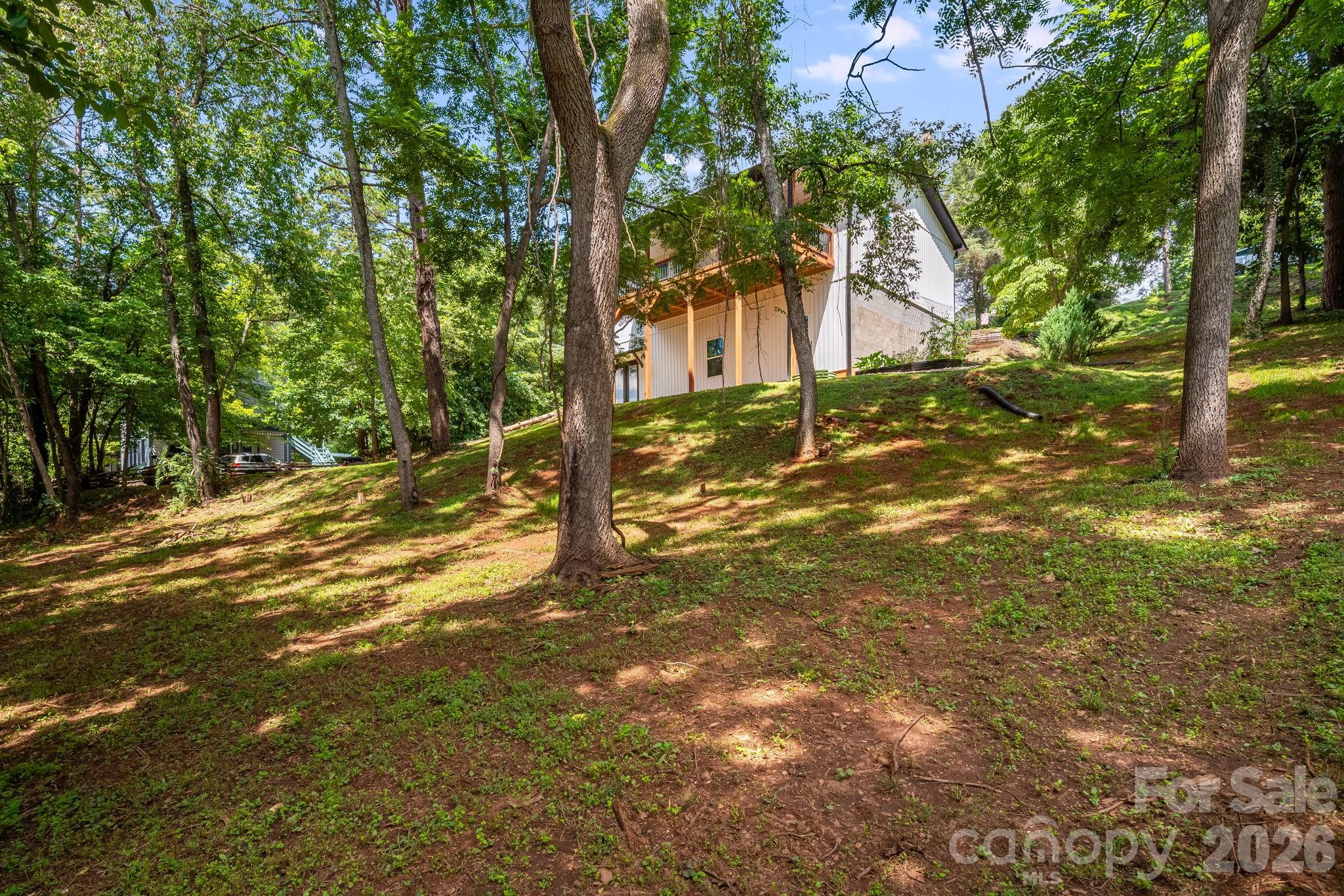 main property photo 30
