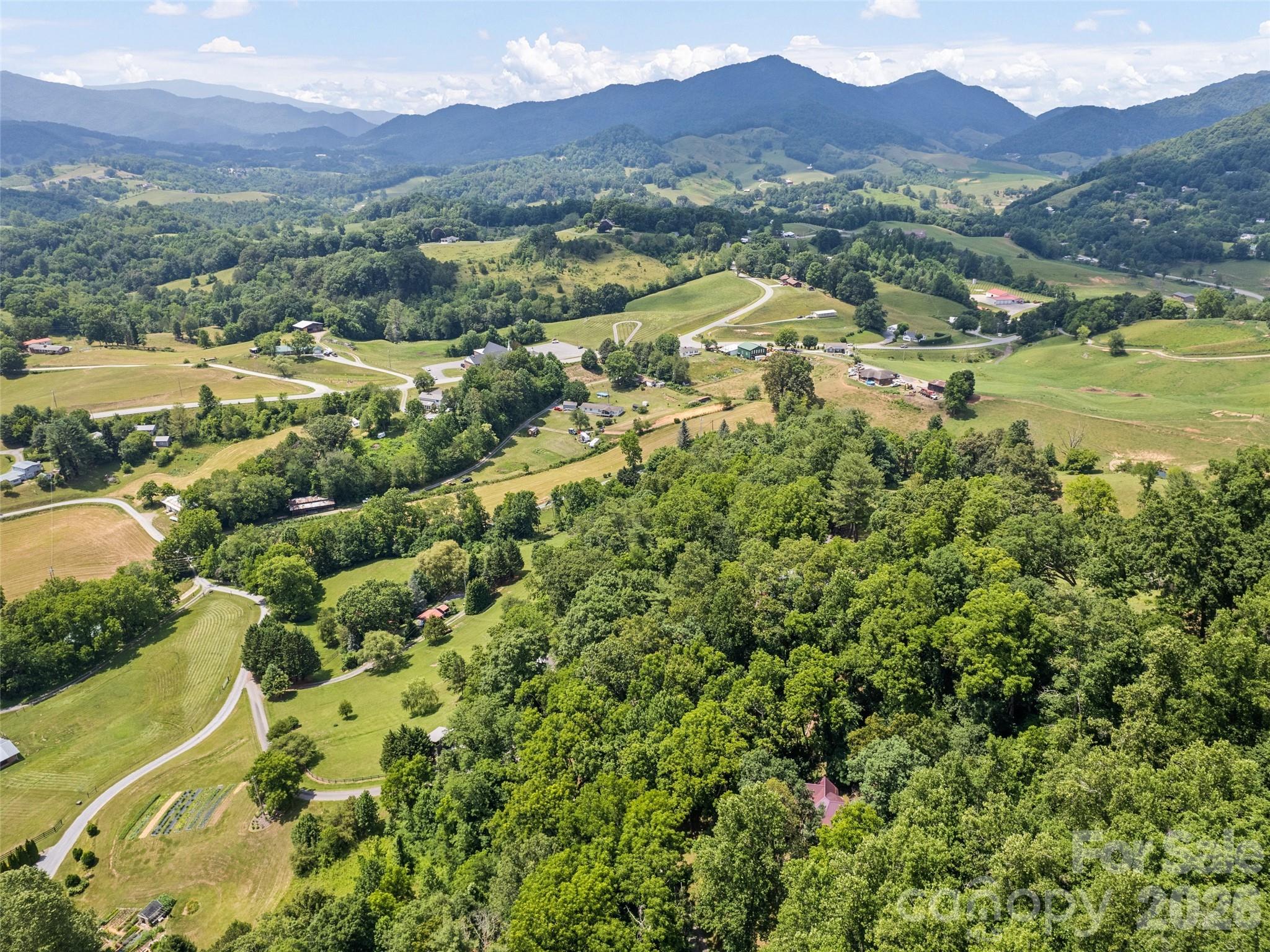 main property photo 10
