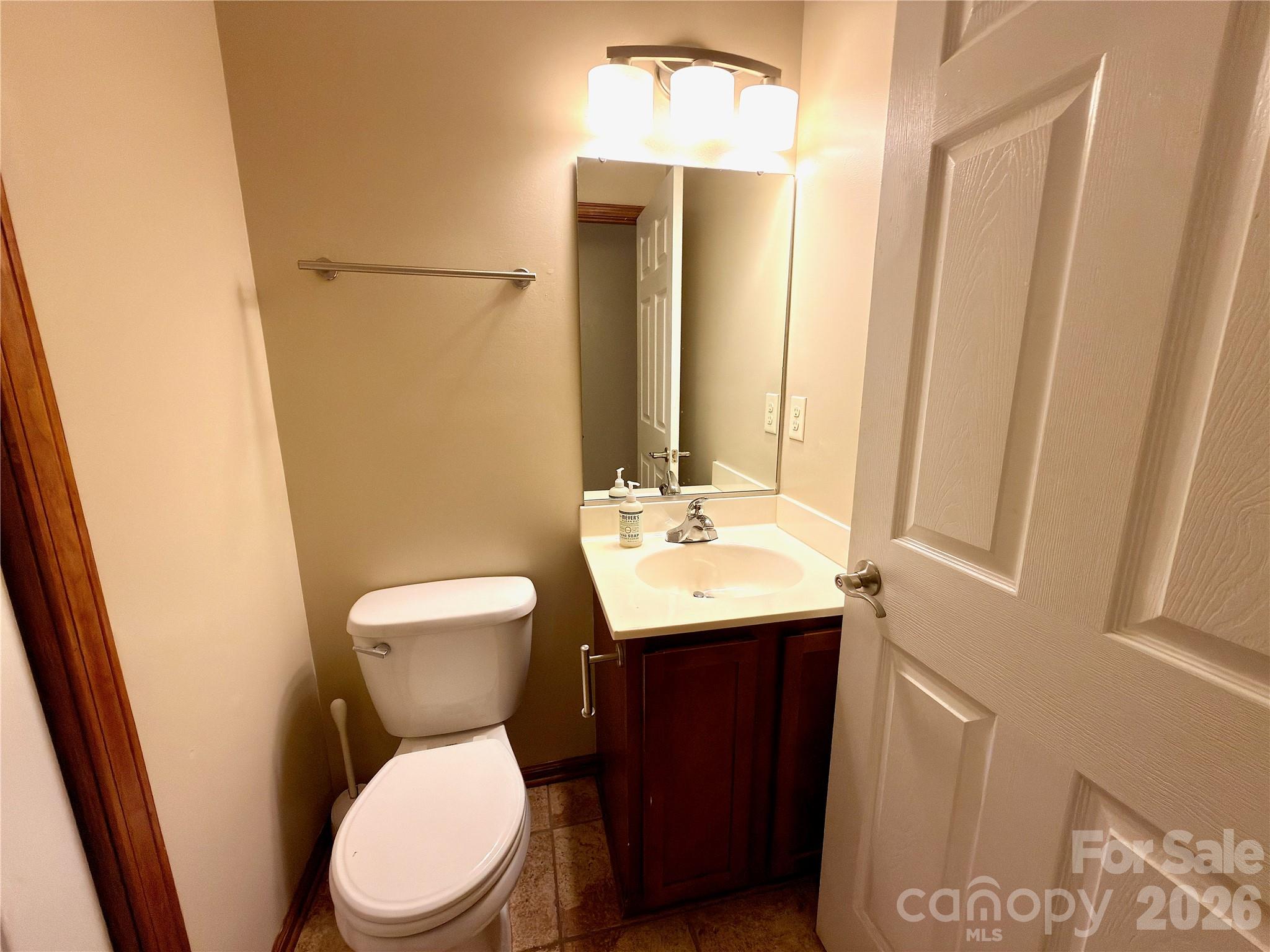 main property photo 10
