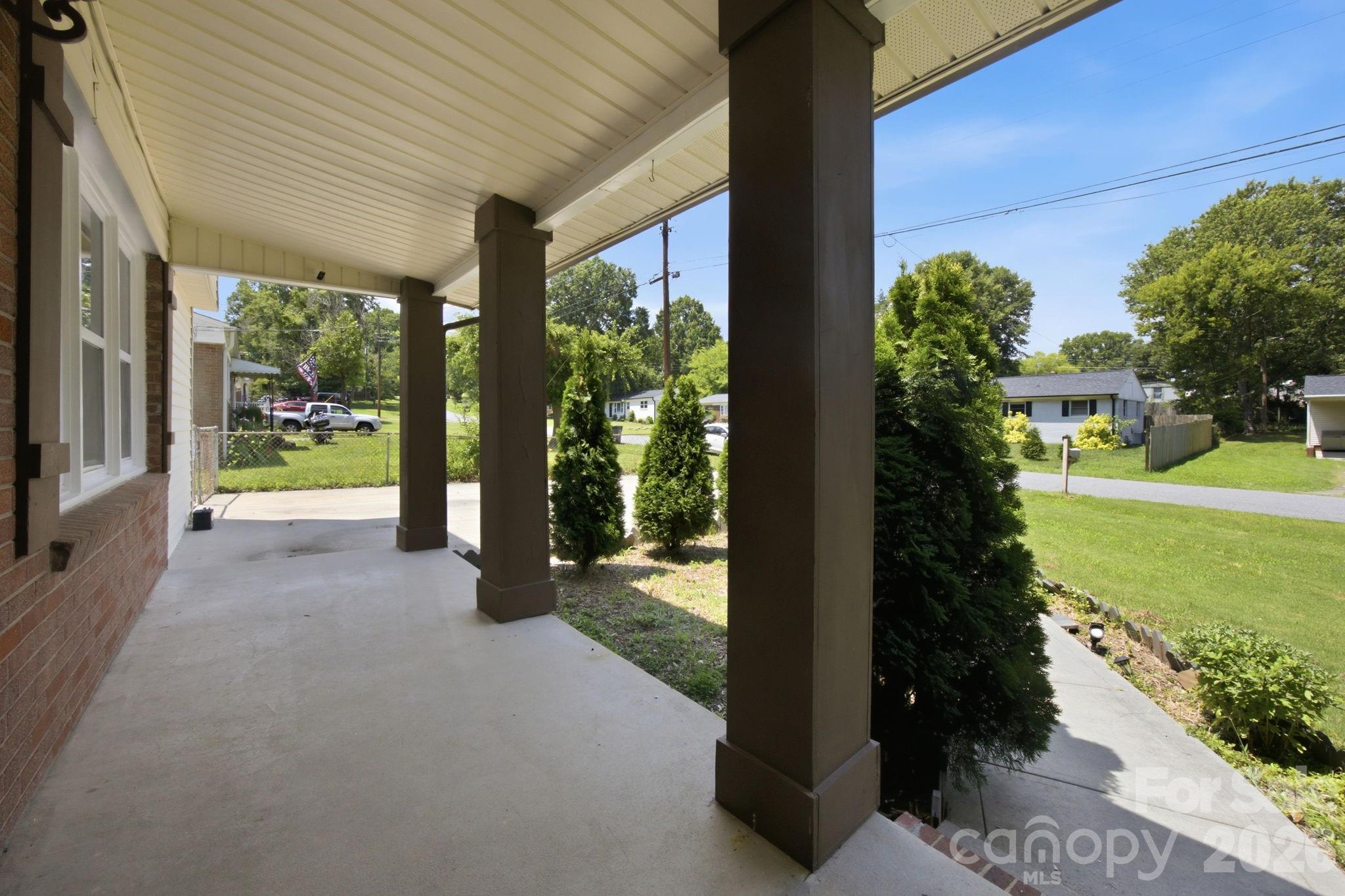 main property photo 27