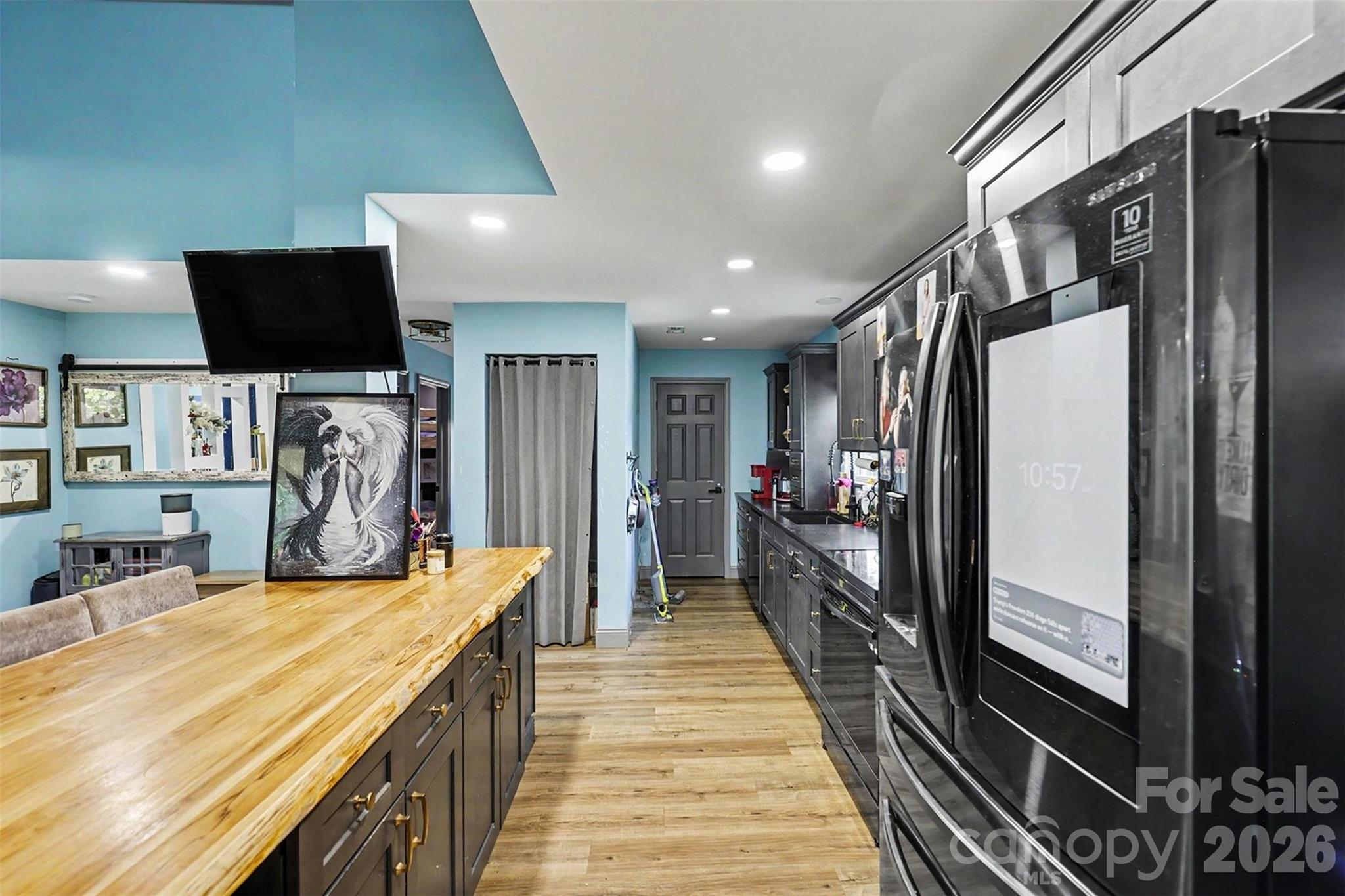 main property photo 19