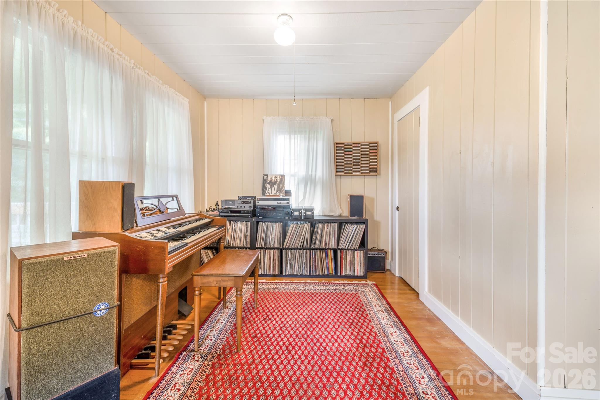 main property photo 12