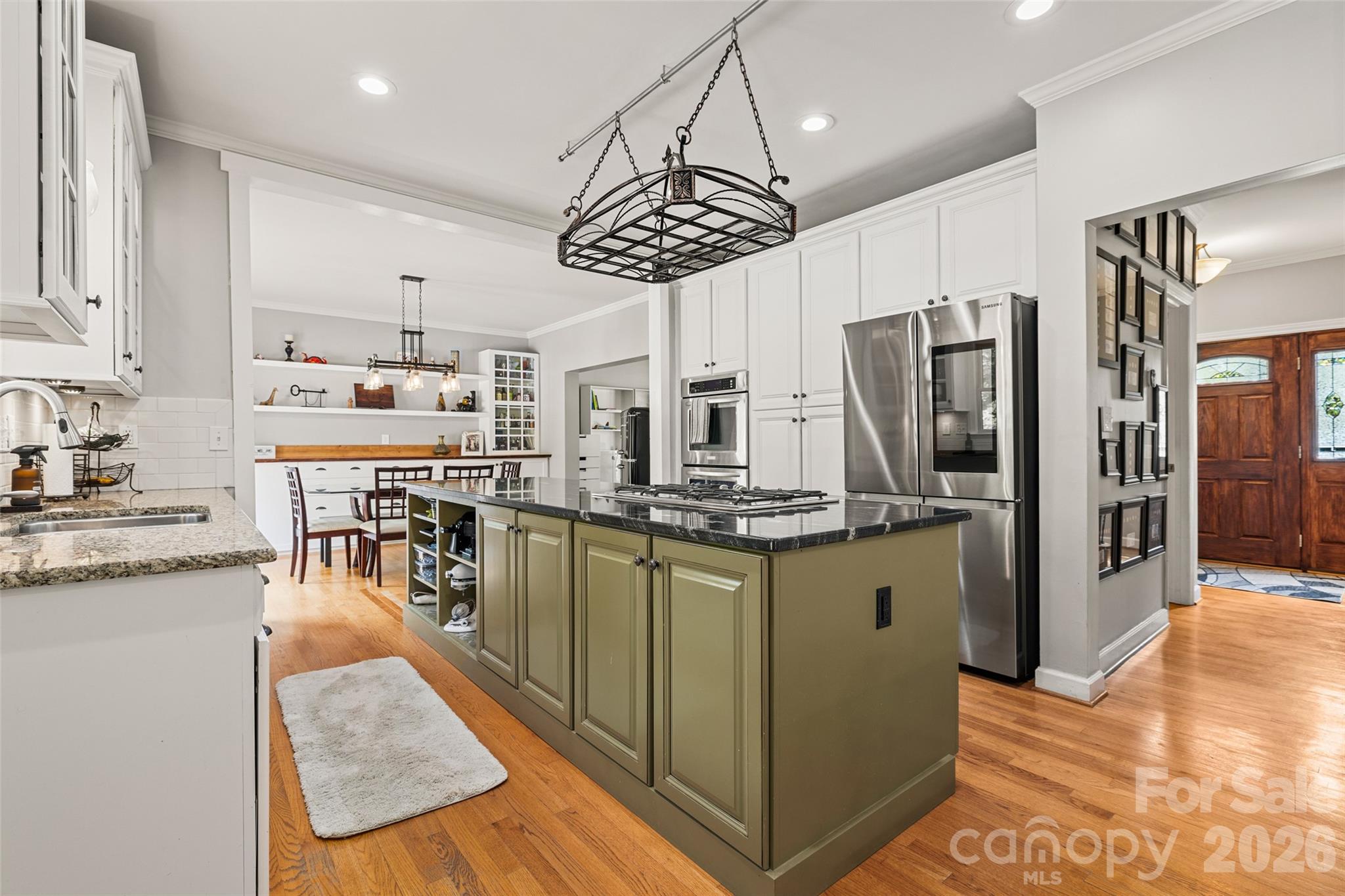 main property photo 4