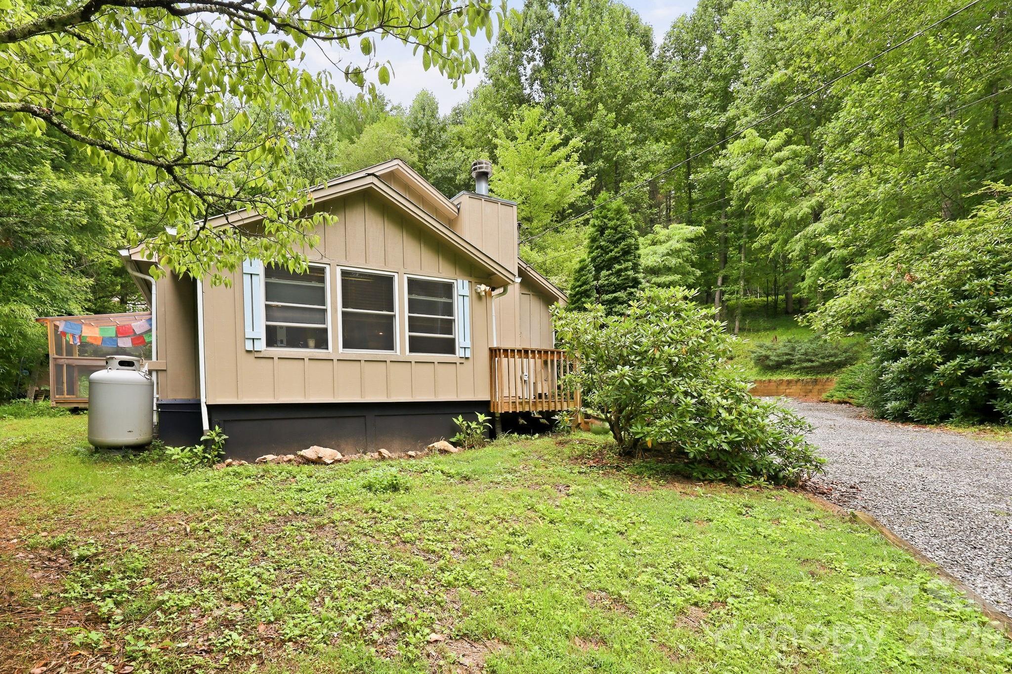 main property photo 28