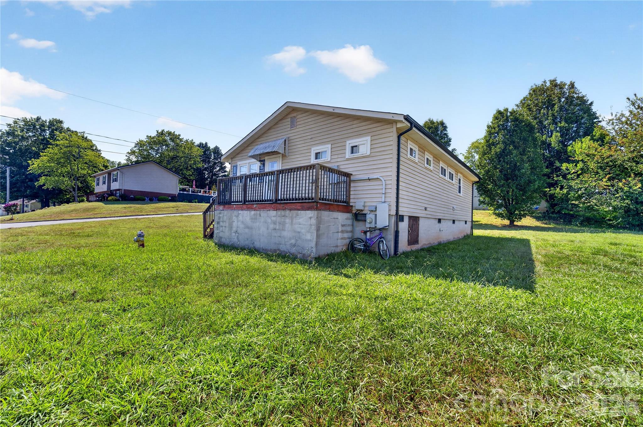 main property photo 14