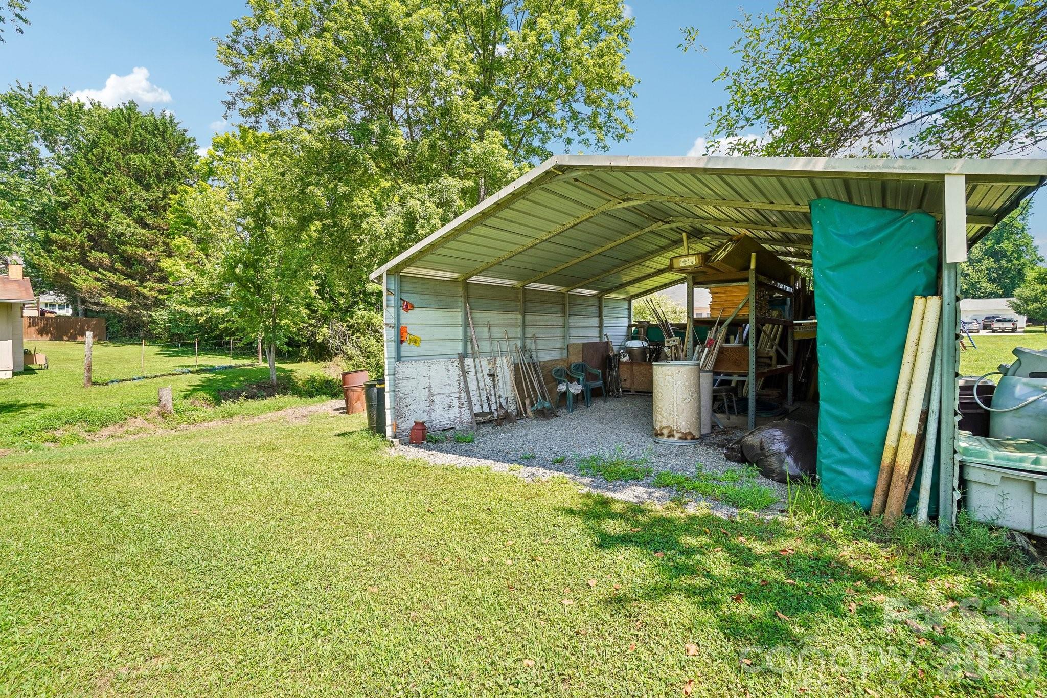 main property photo 34