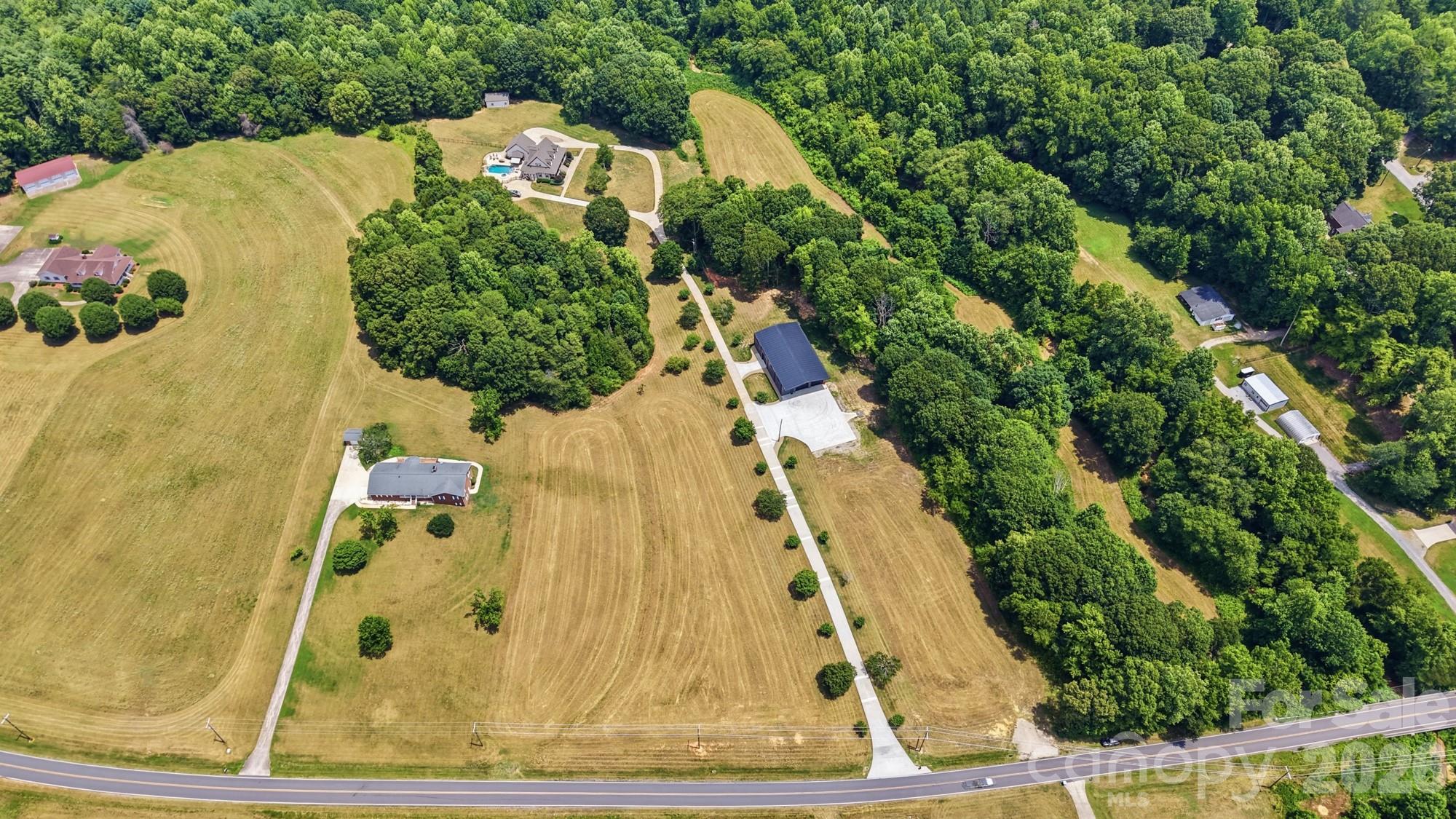main property photo 5