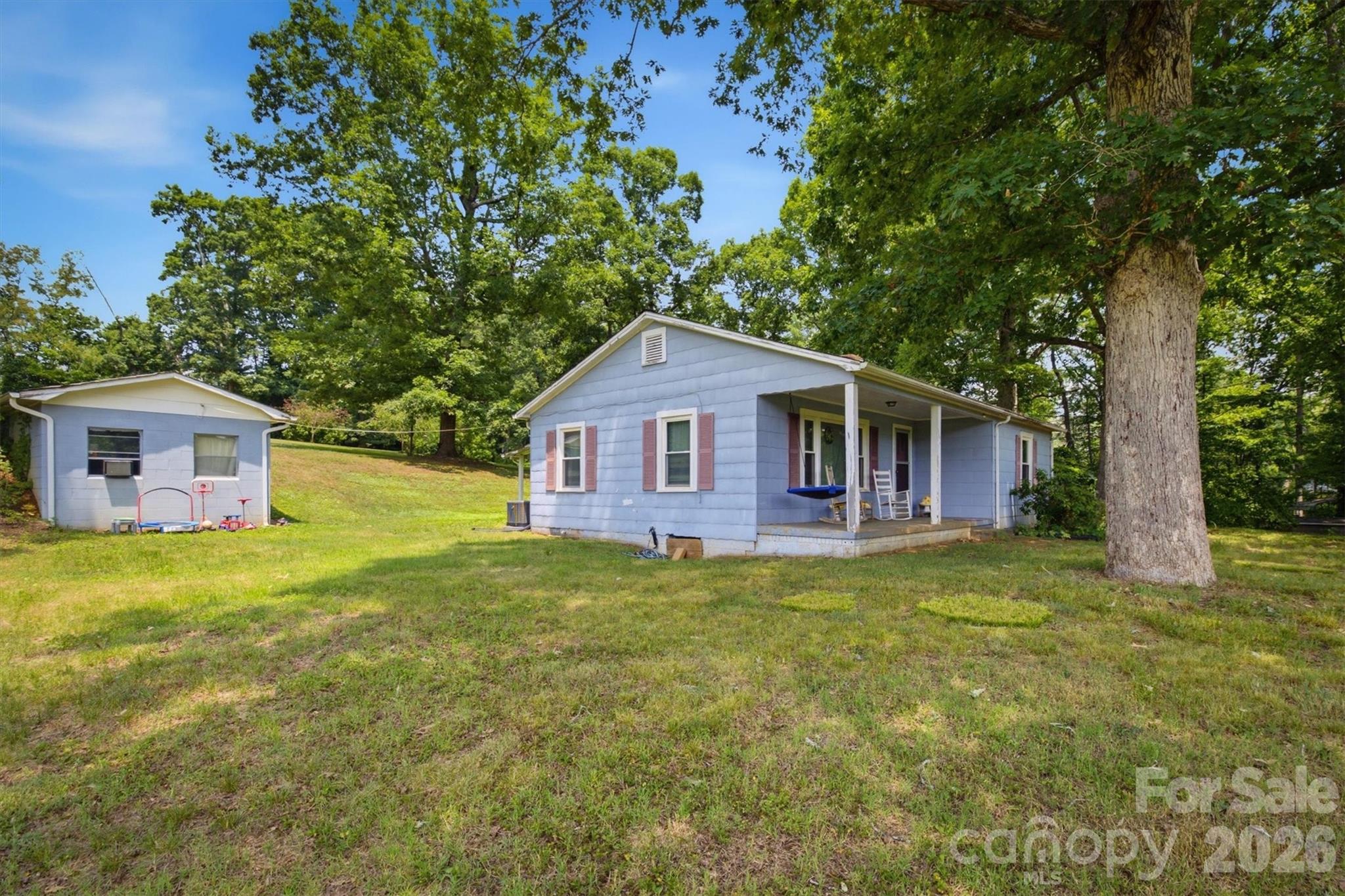 main property photo 3