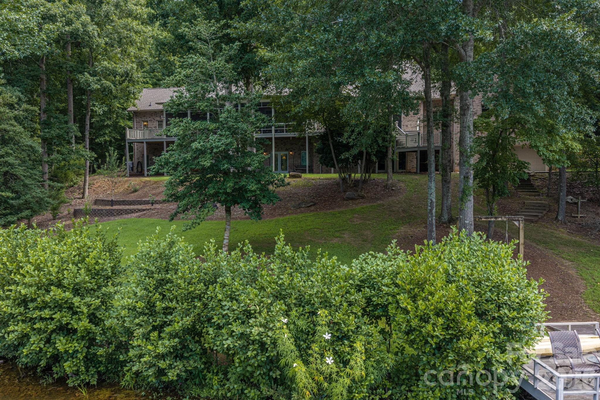 main property photo 31
