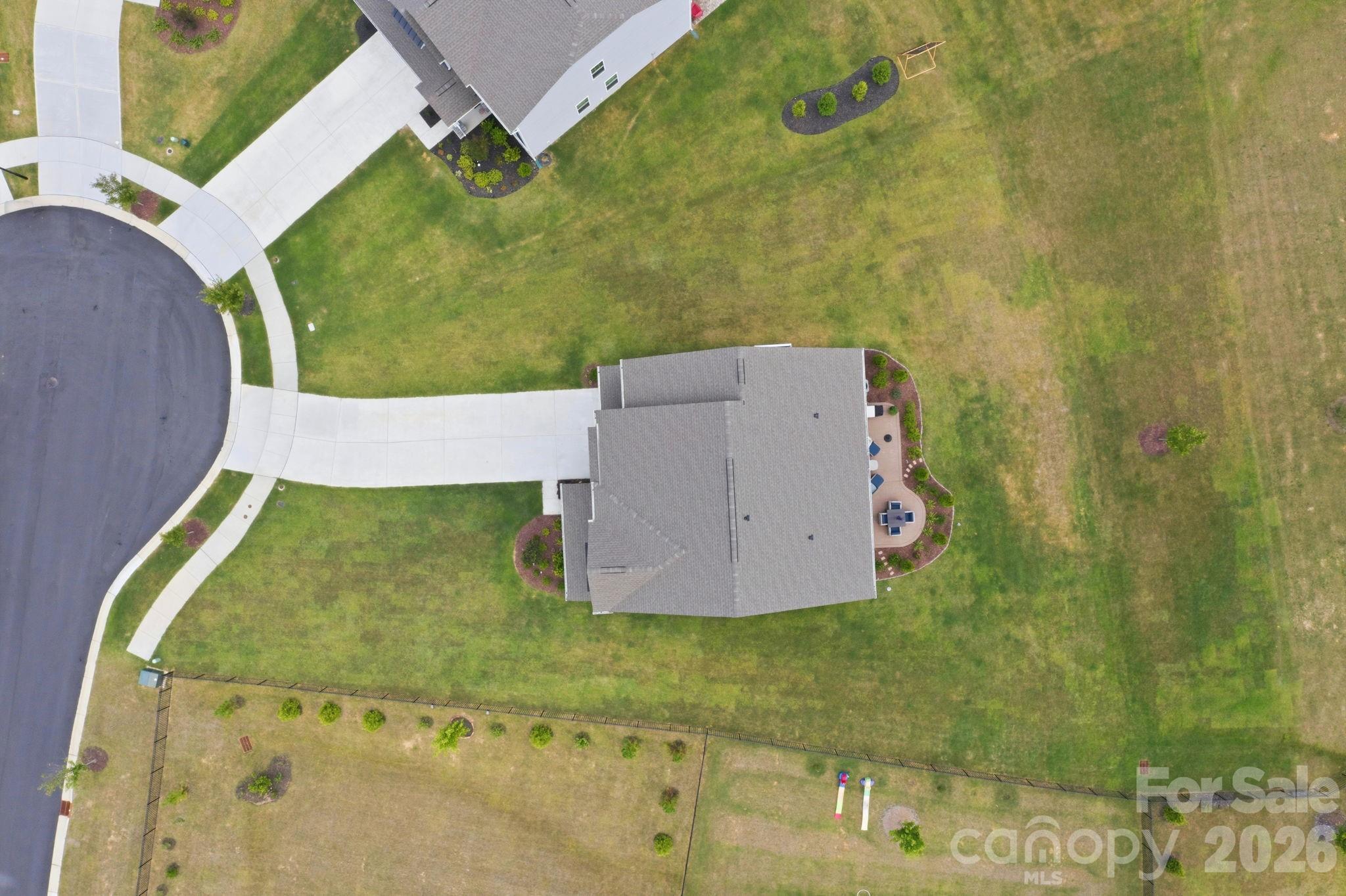 main property photo 39
