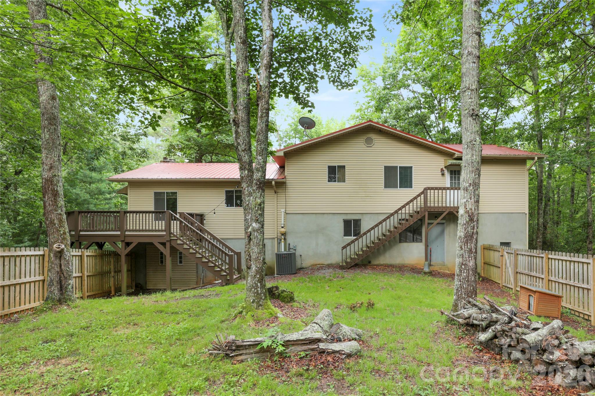 main property photo 11