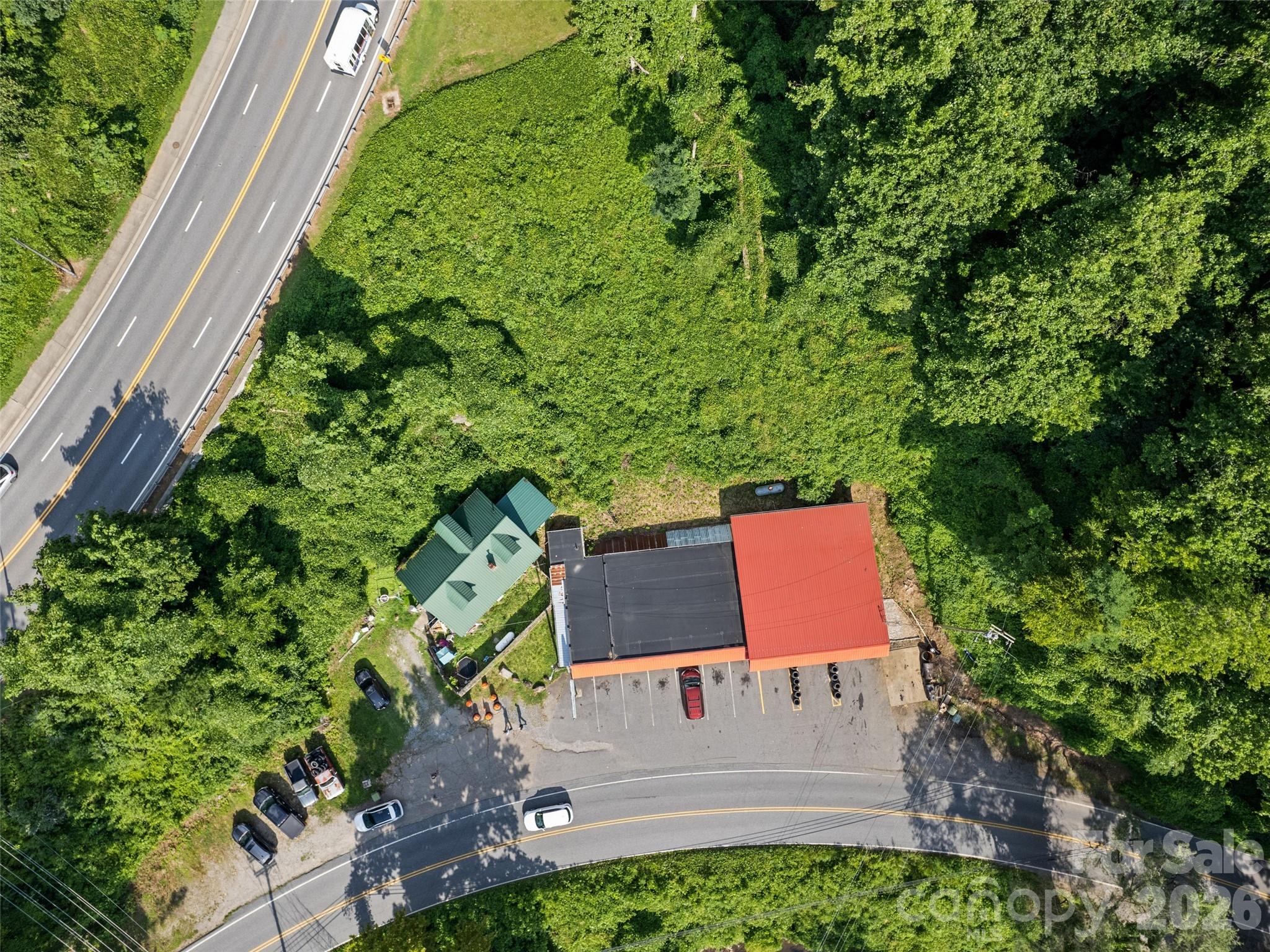 main property photo 10