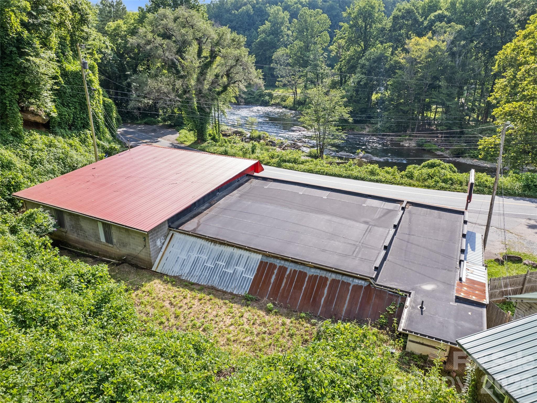 main property photo 11