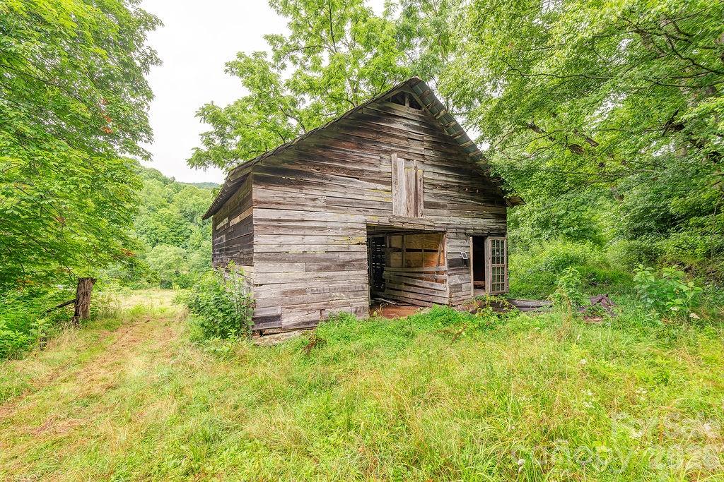 main property photo 32