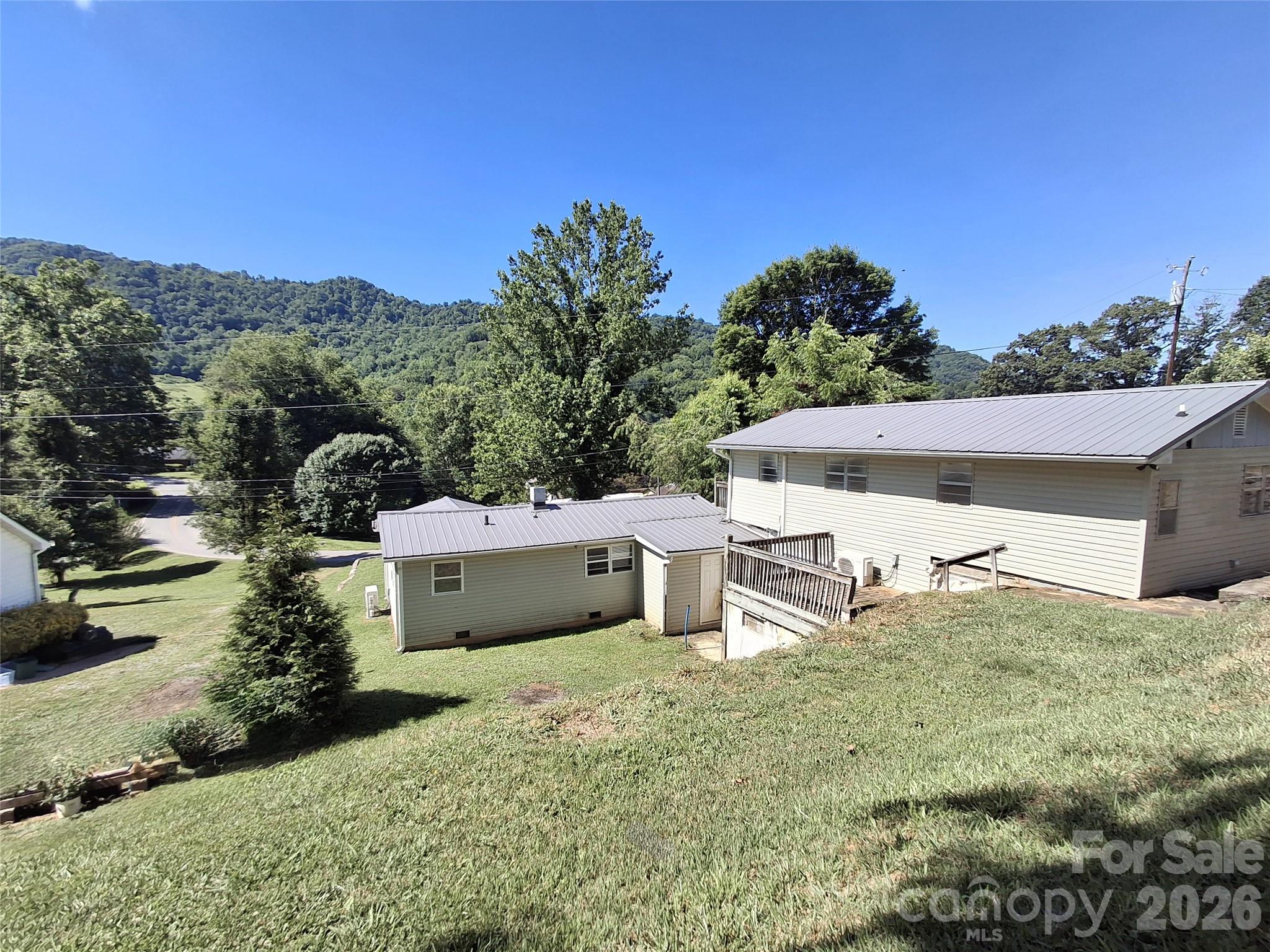 main property photo 11
