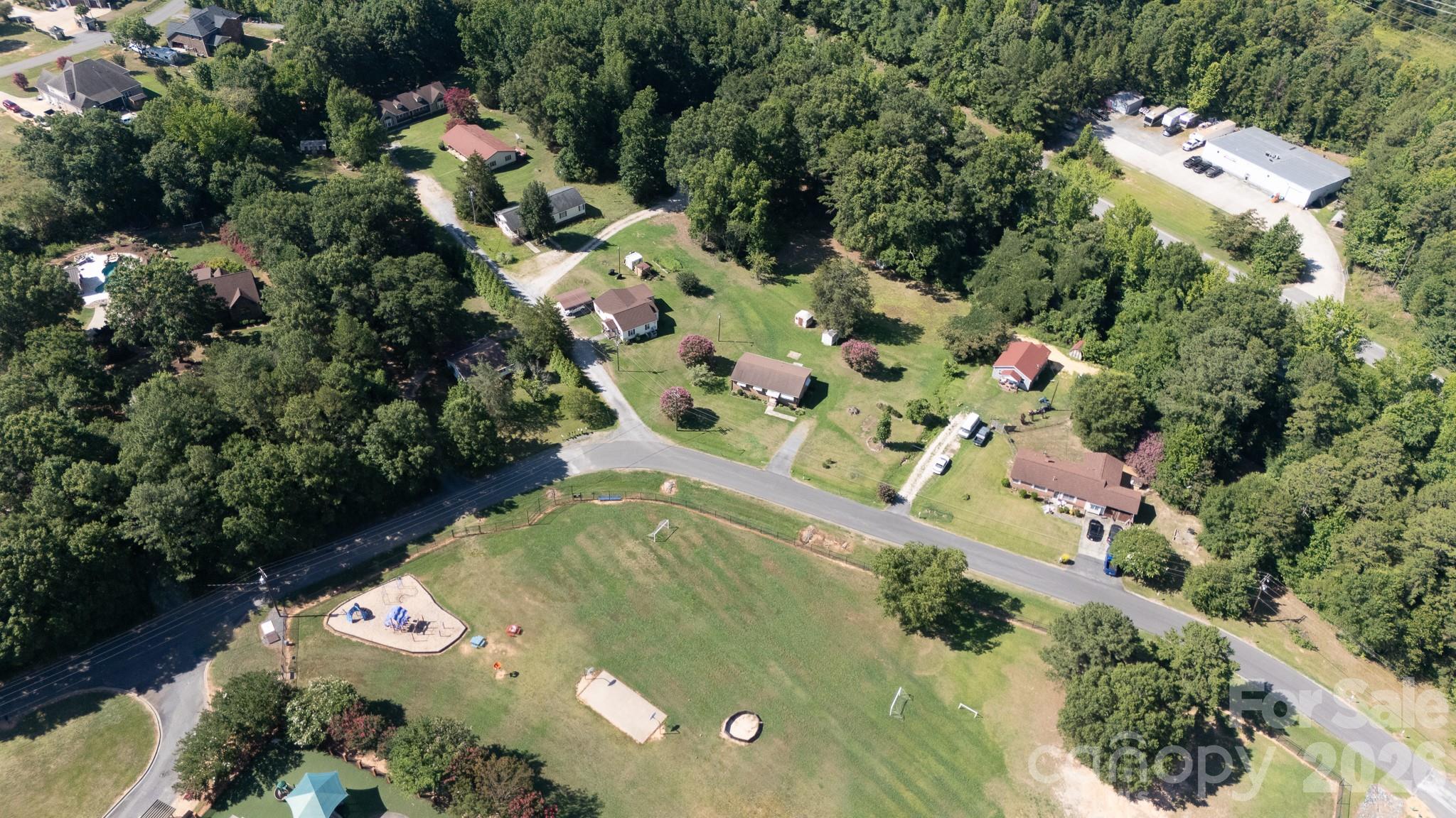 main property photo 33