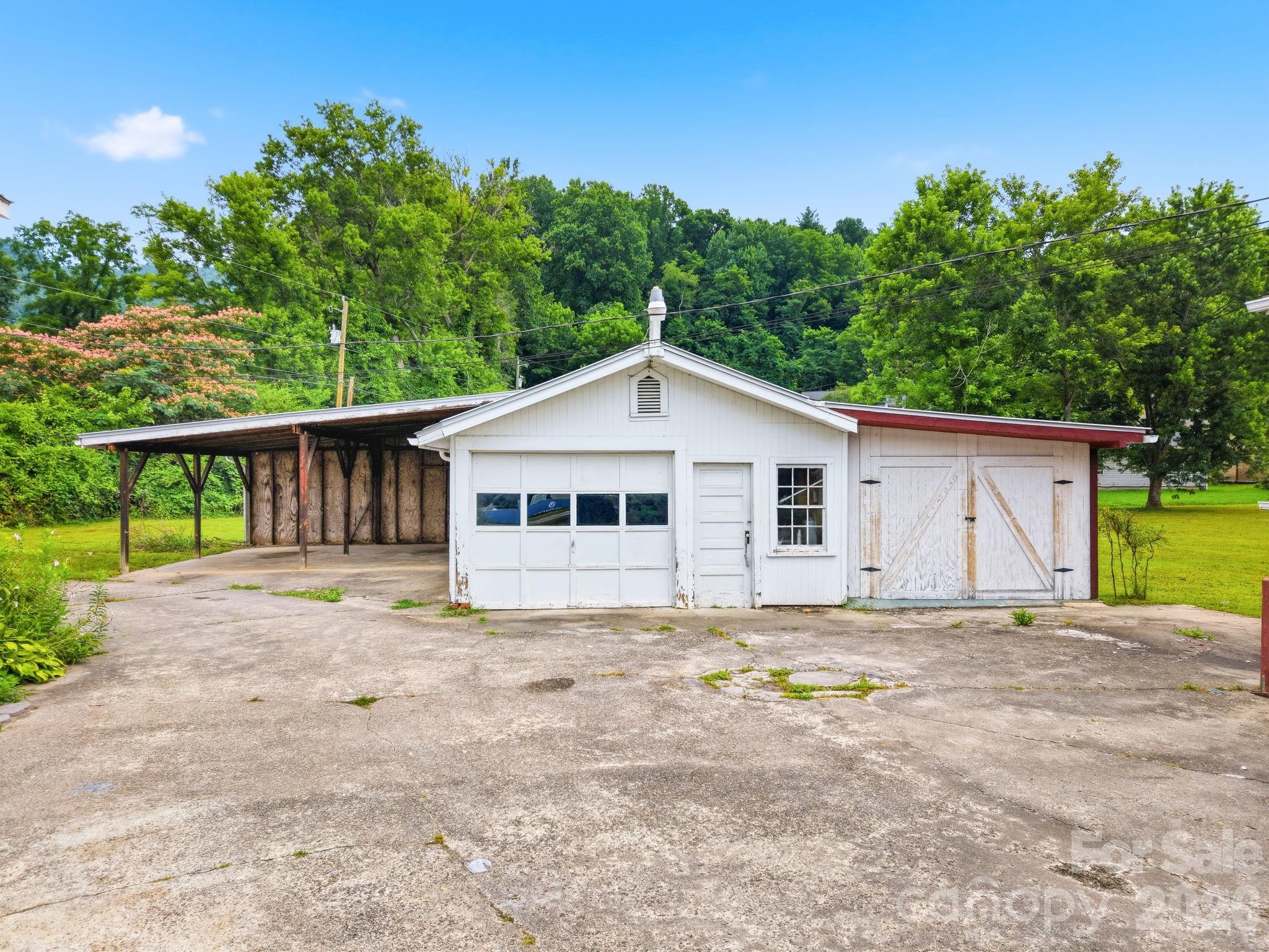 main property photo 27