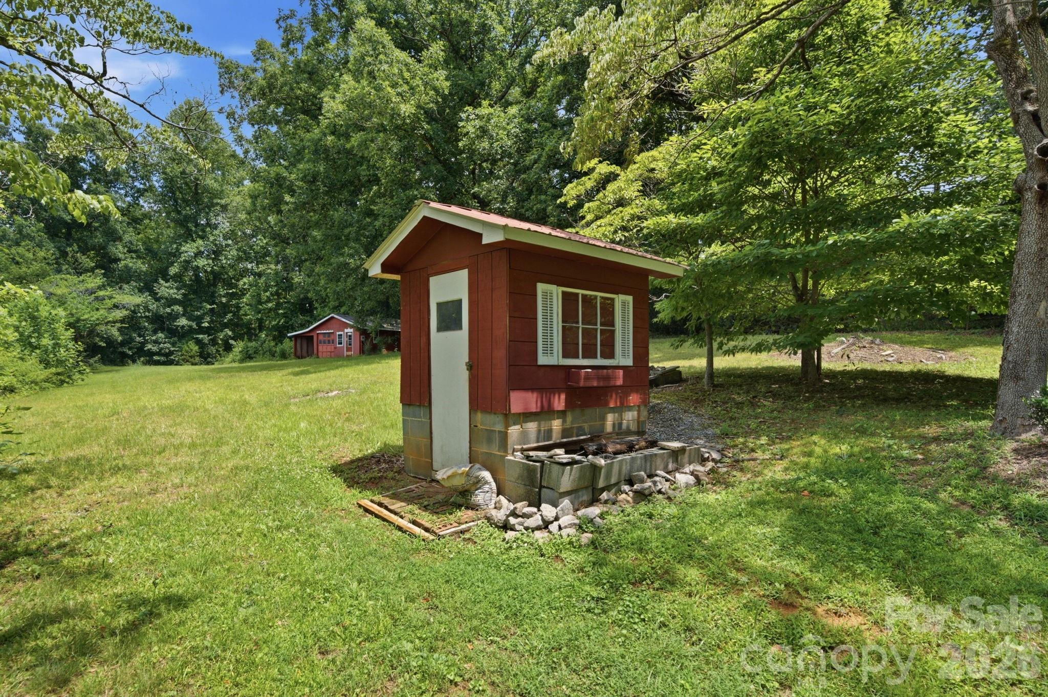 main property photo 17