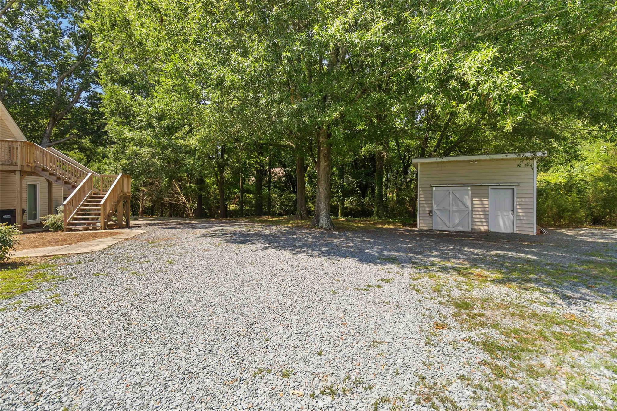 main property photo 36