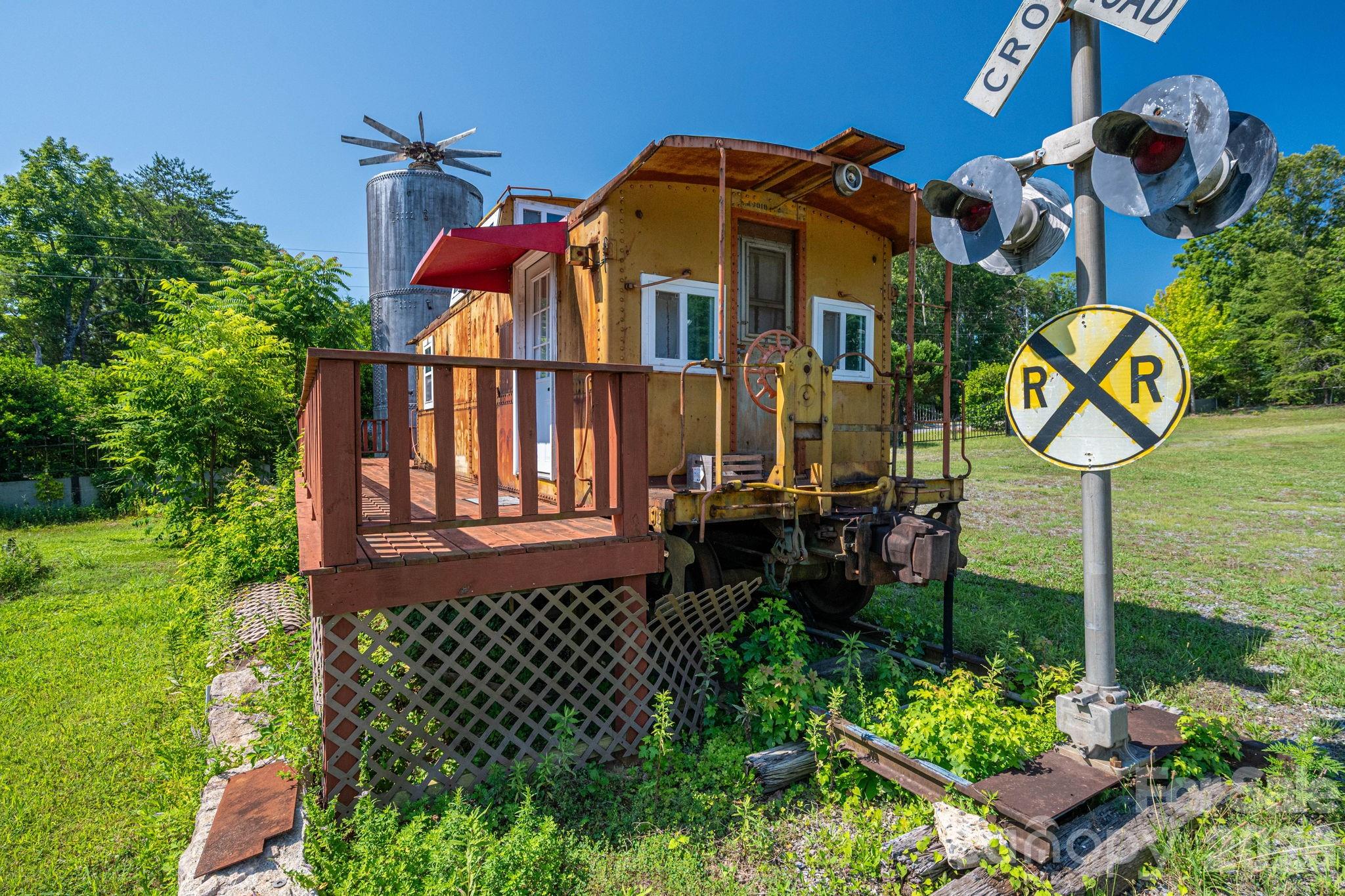main property photo 37