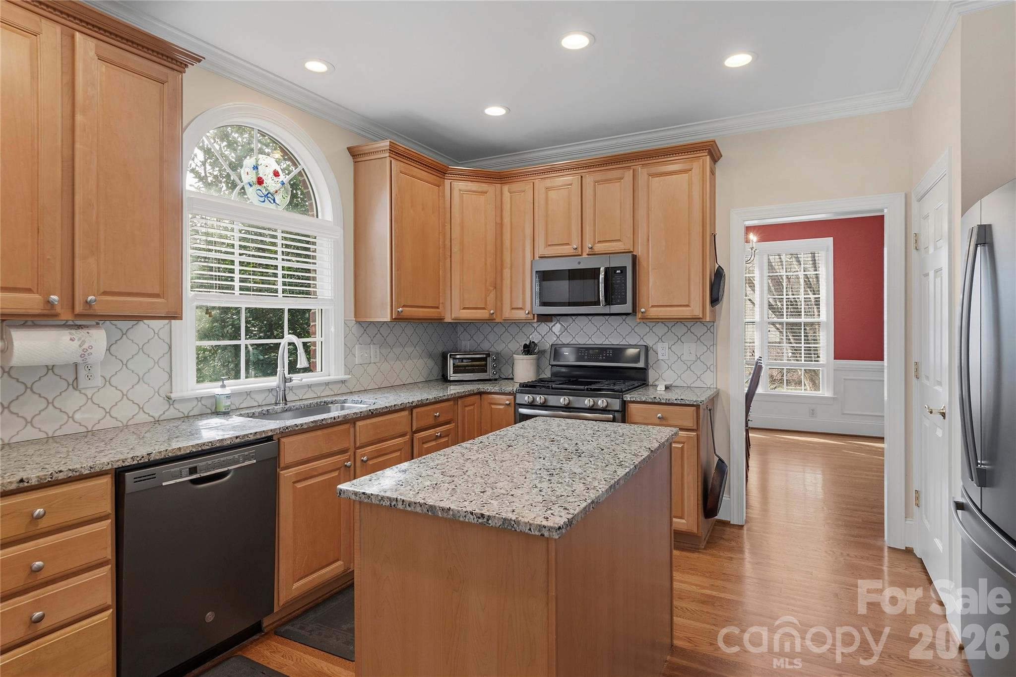 main property photo 14