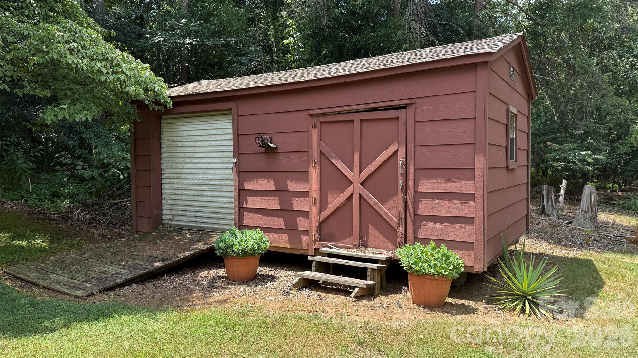 main property photo 20