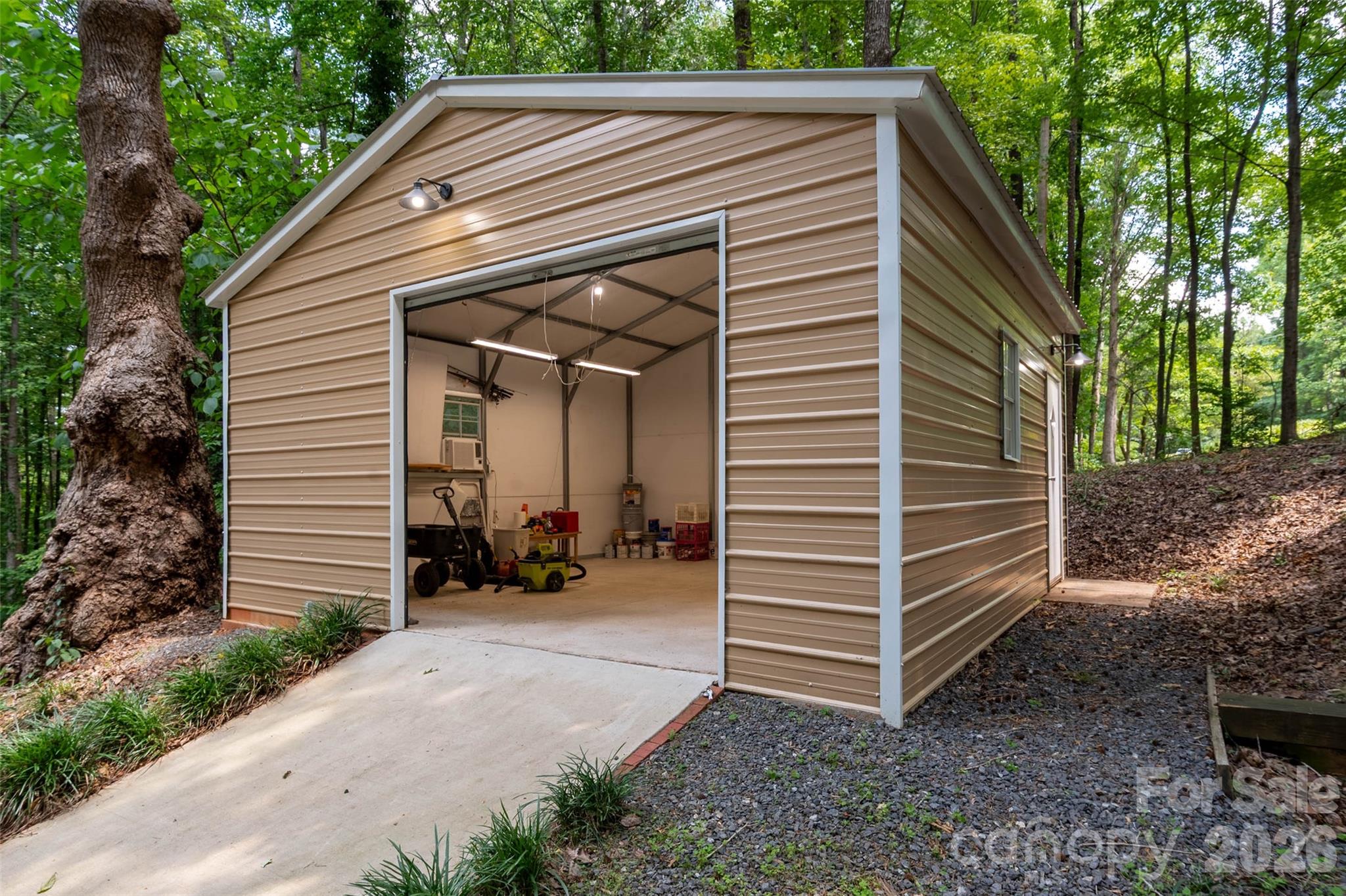 main property photo 37