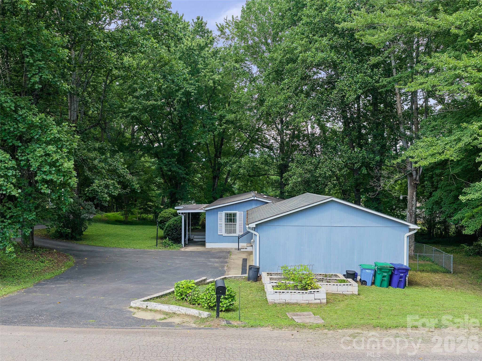 main property photo 32