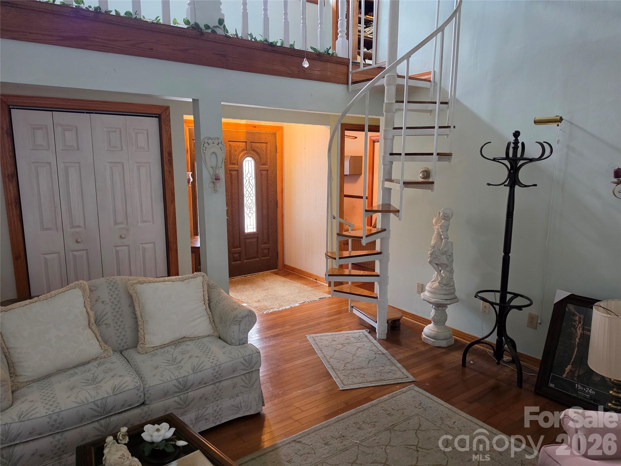 main property photo 5