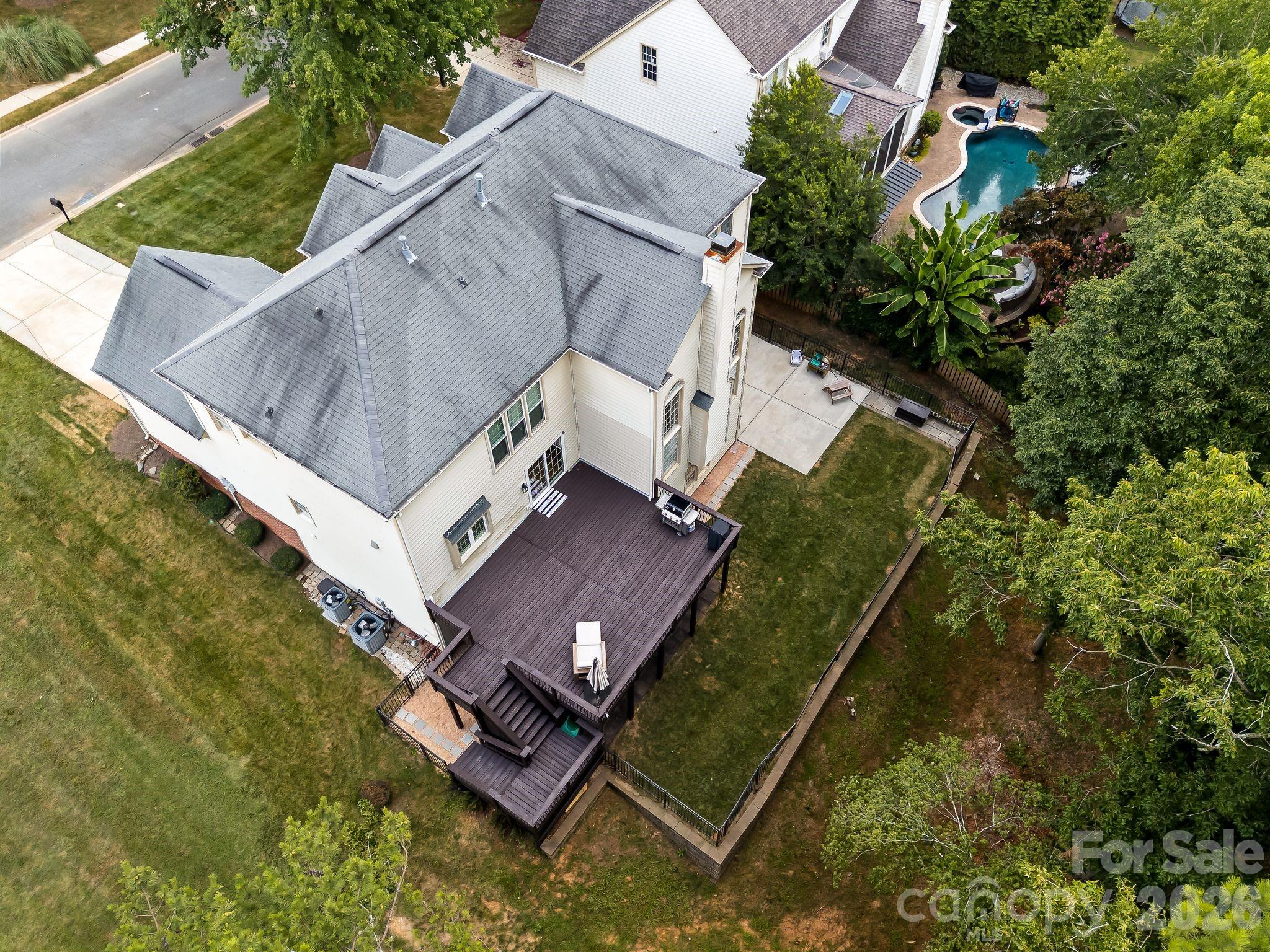 main property photo 45
