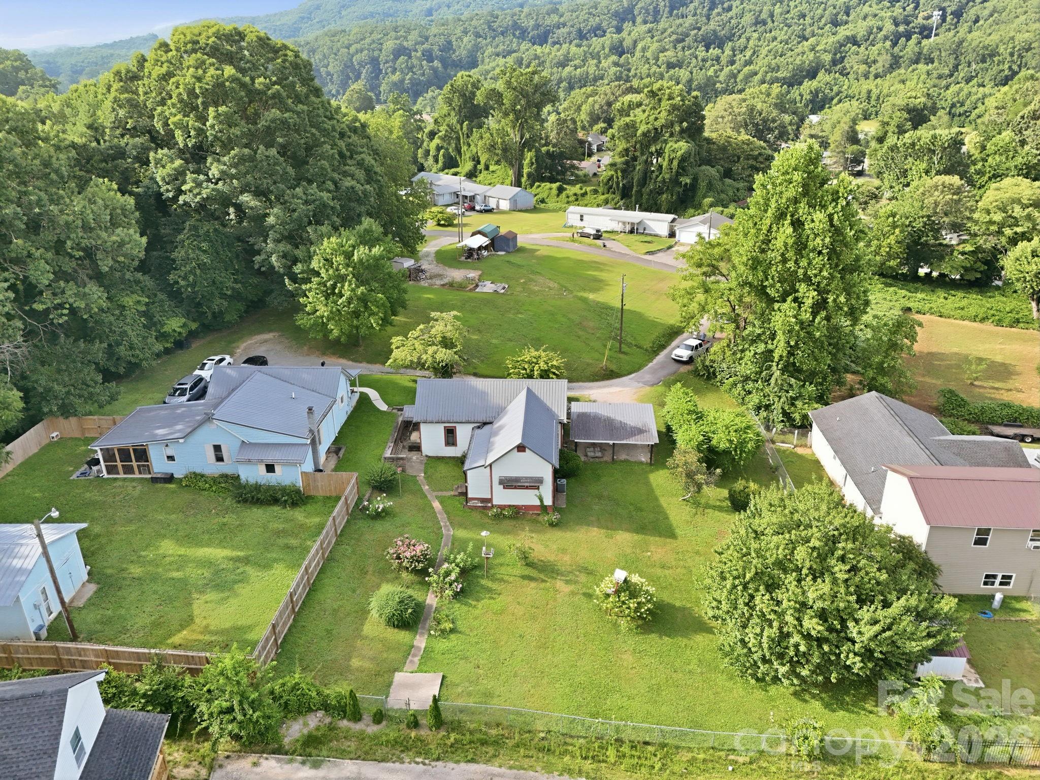 main property photo 28