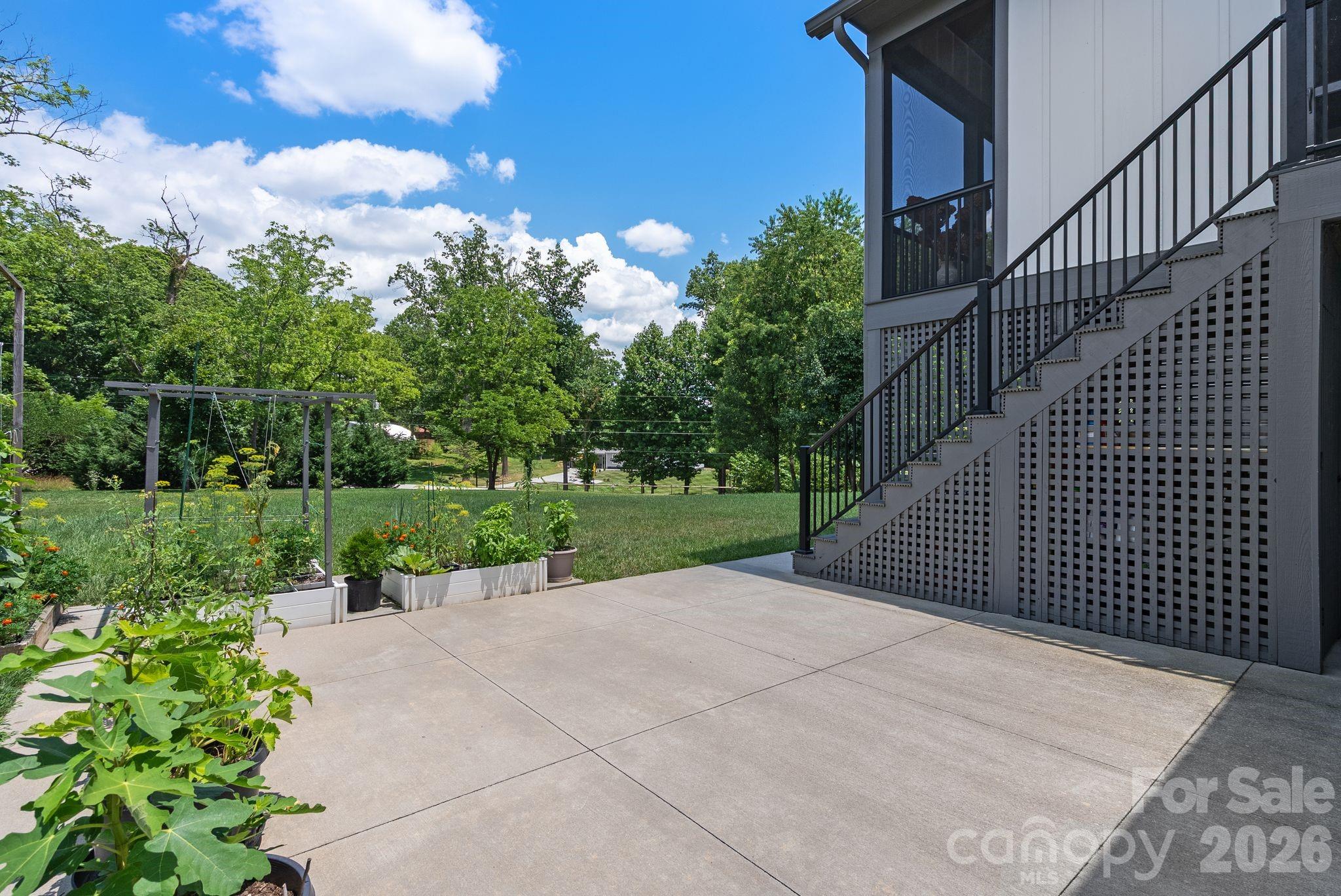 main property photo 32