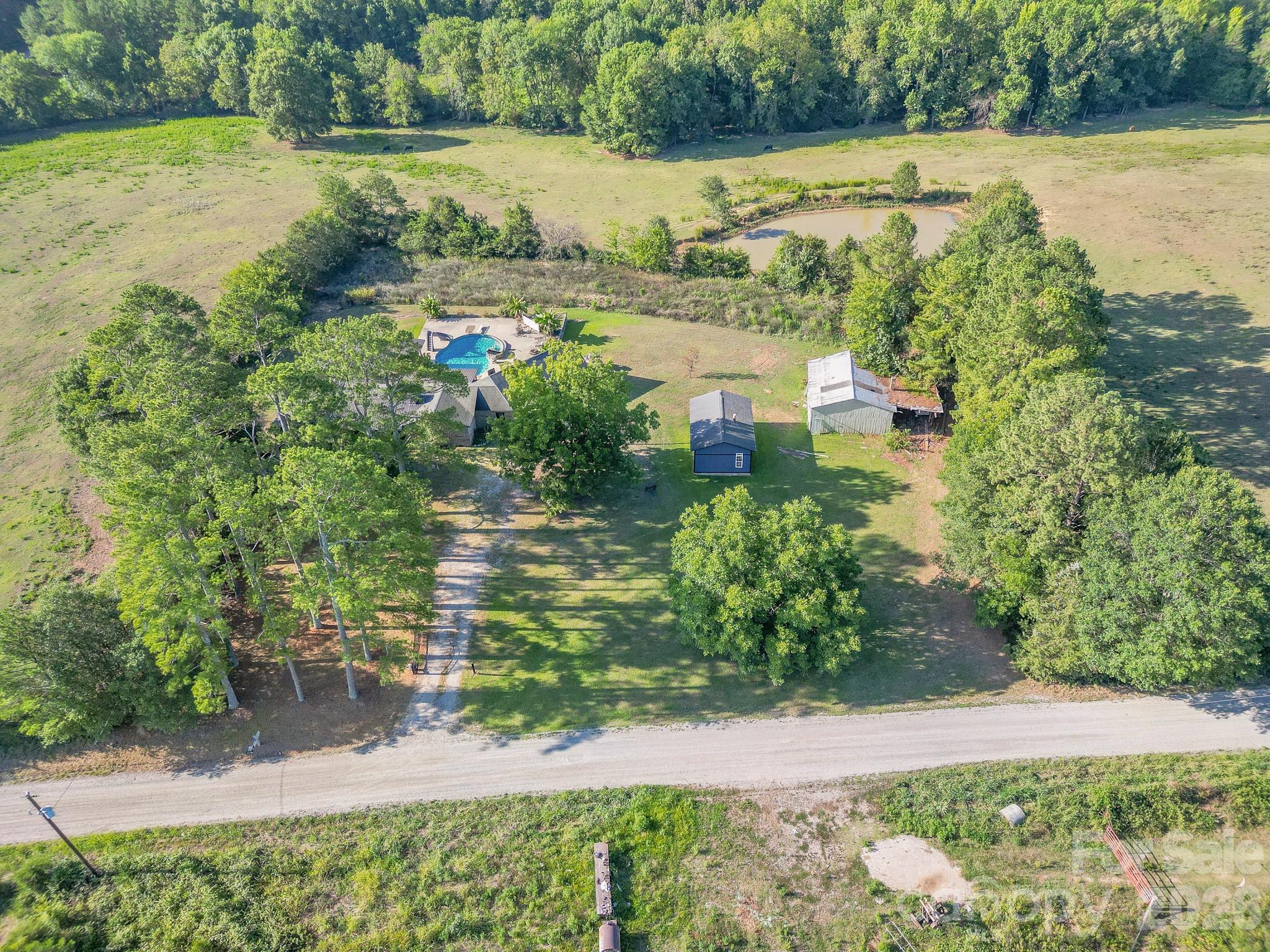 main property photo 37