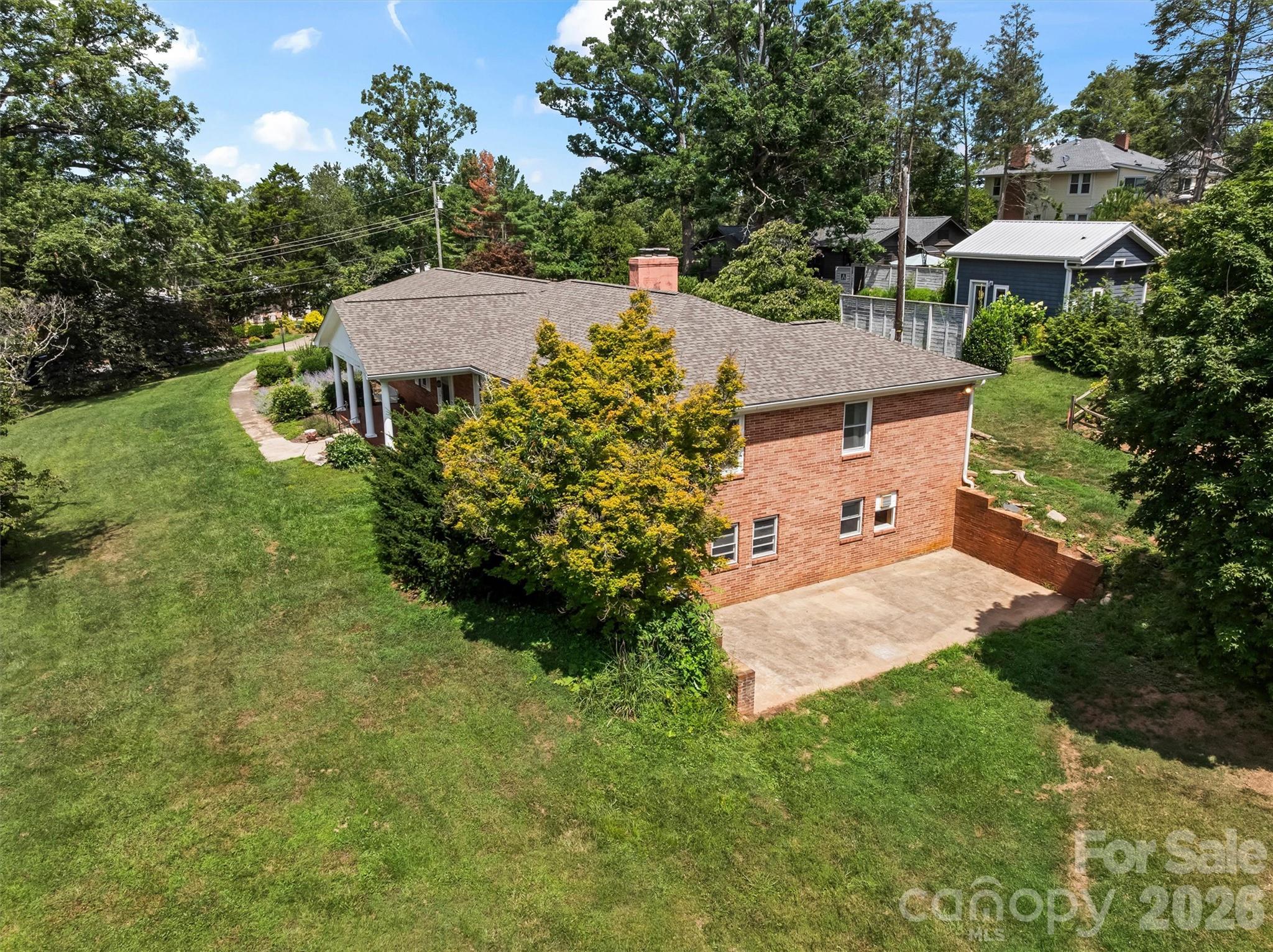 main property photo 30